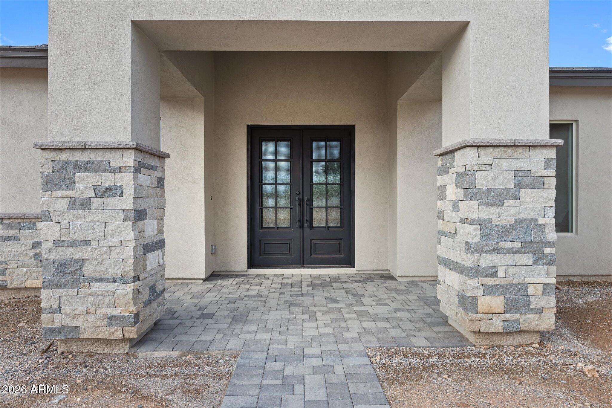 1672 W LAVITT Lane
