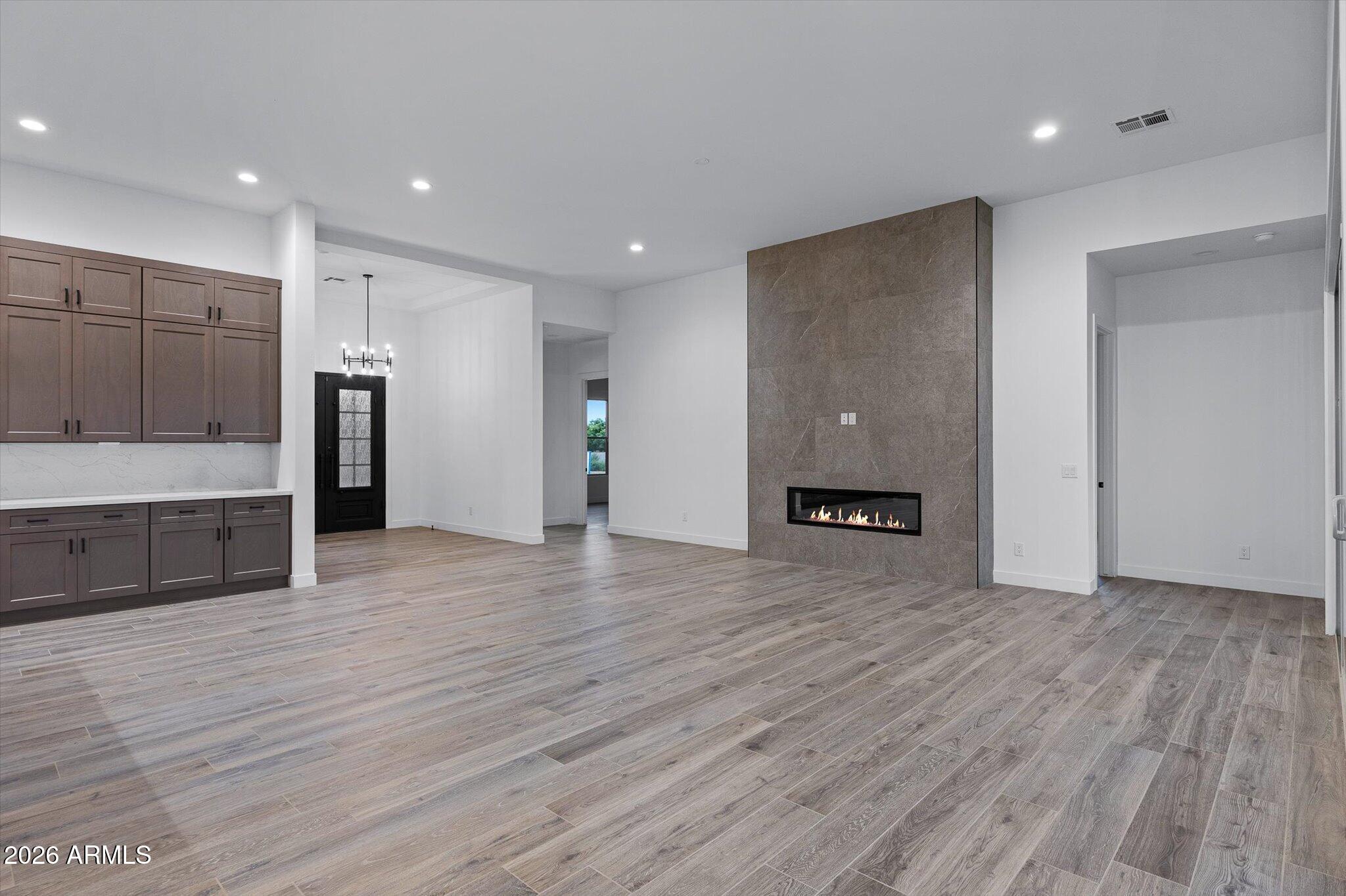 1672 W LAVITT Lane