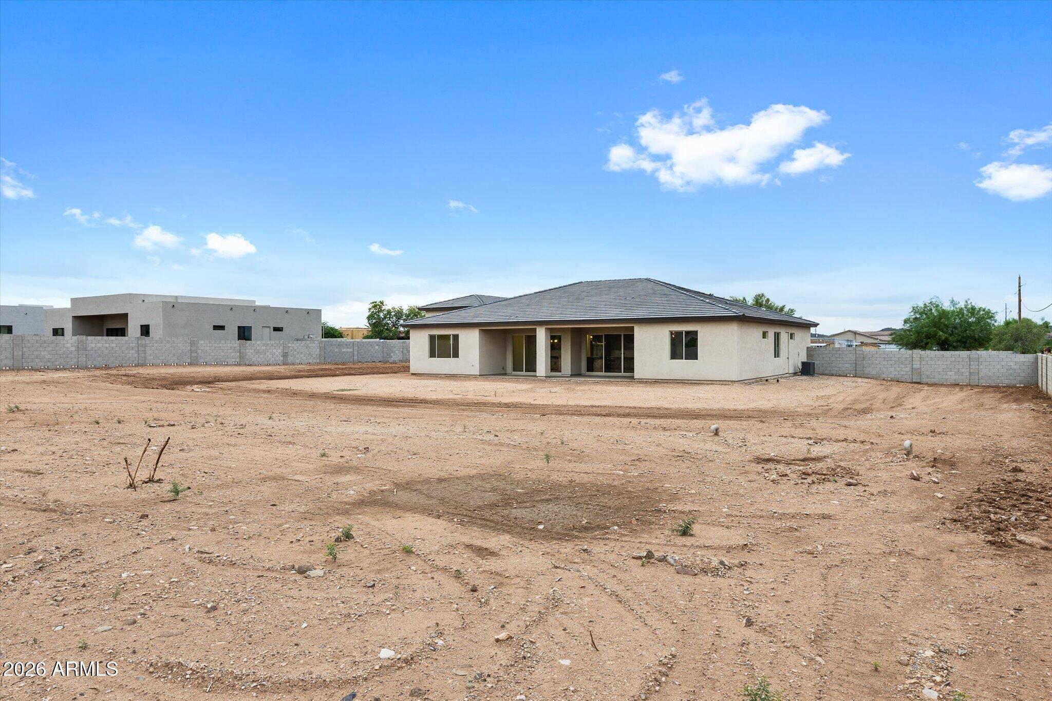 1672 W LAVITT Lane