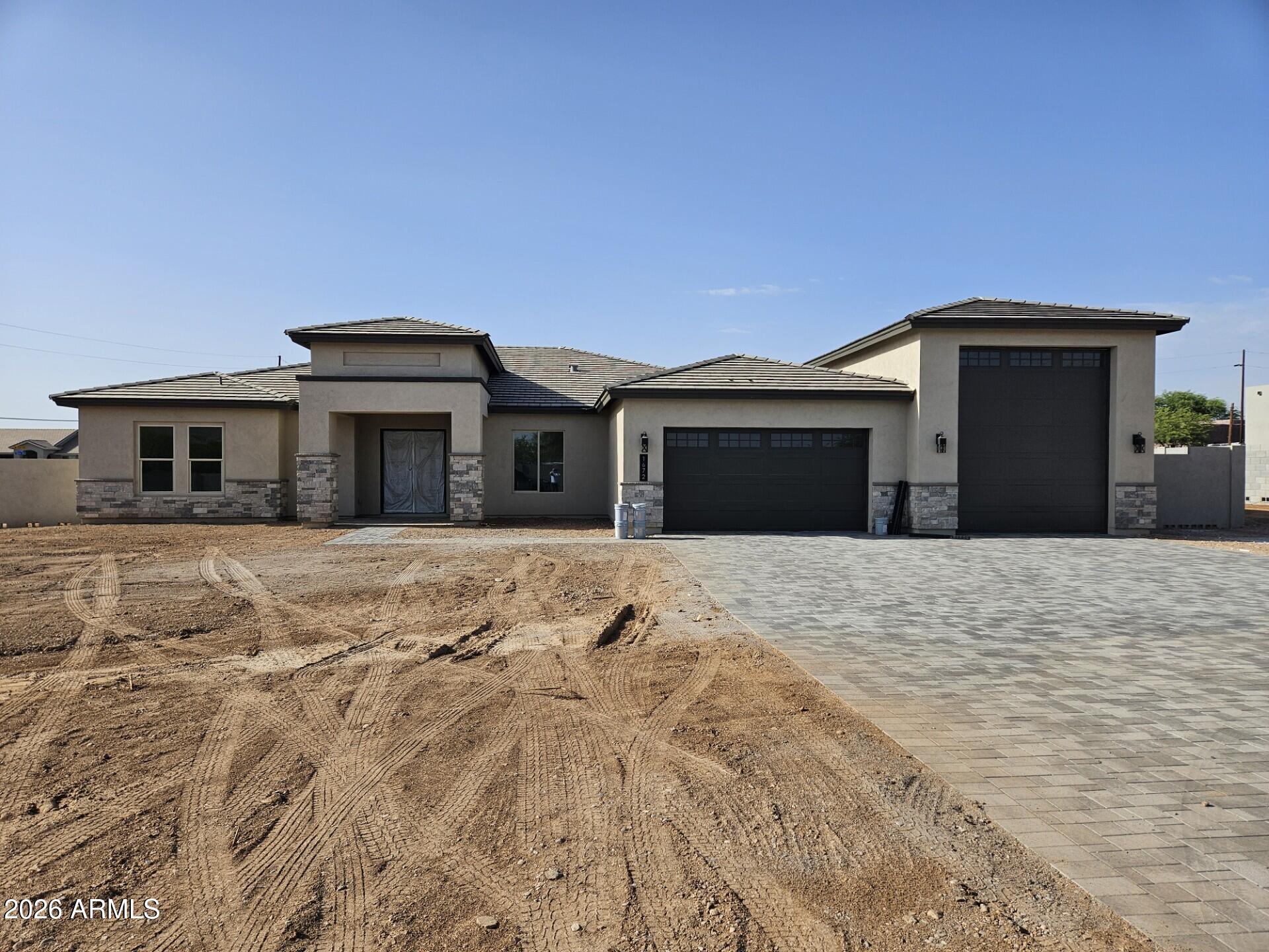 1672 W LAVITT Lane