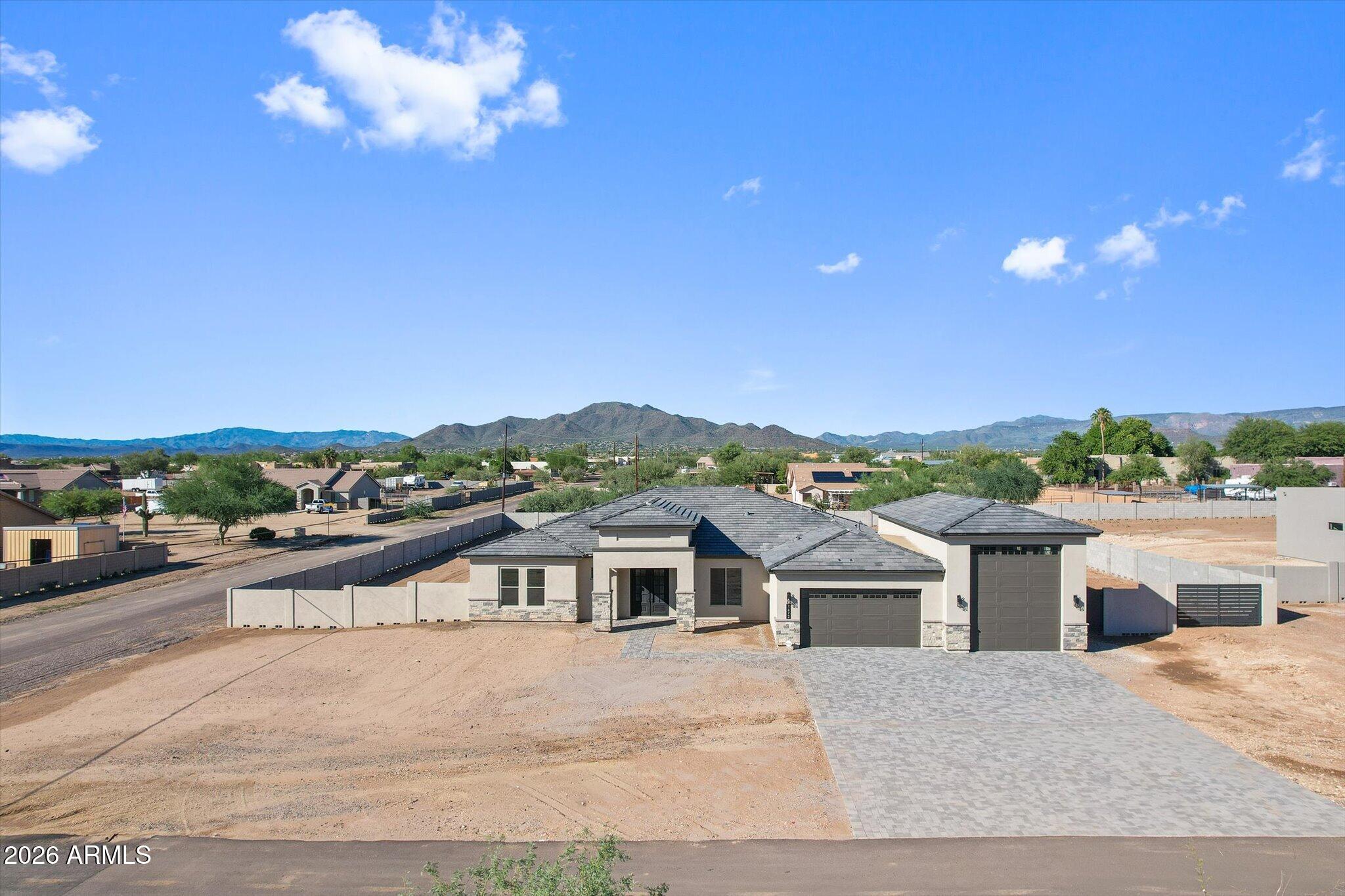 1672 W LAVITT Lane