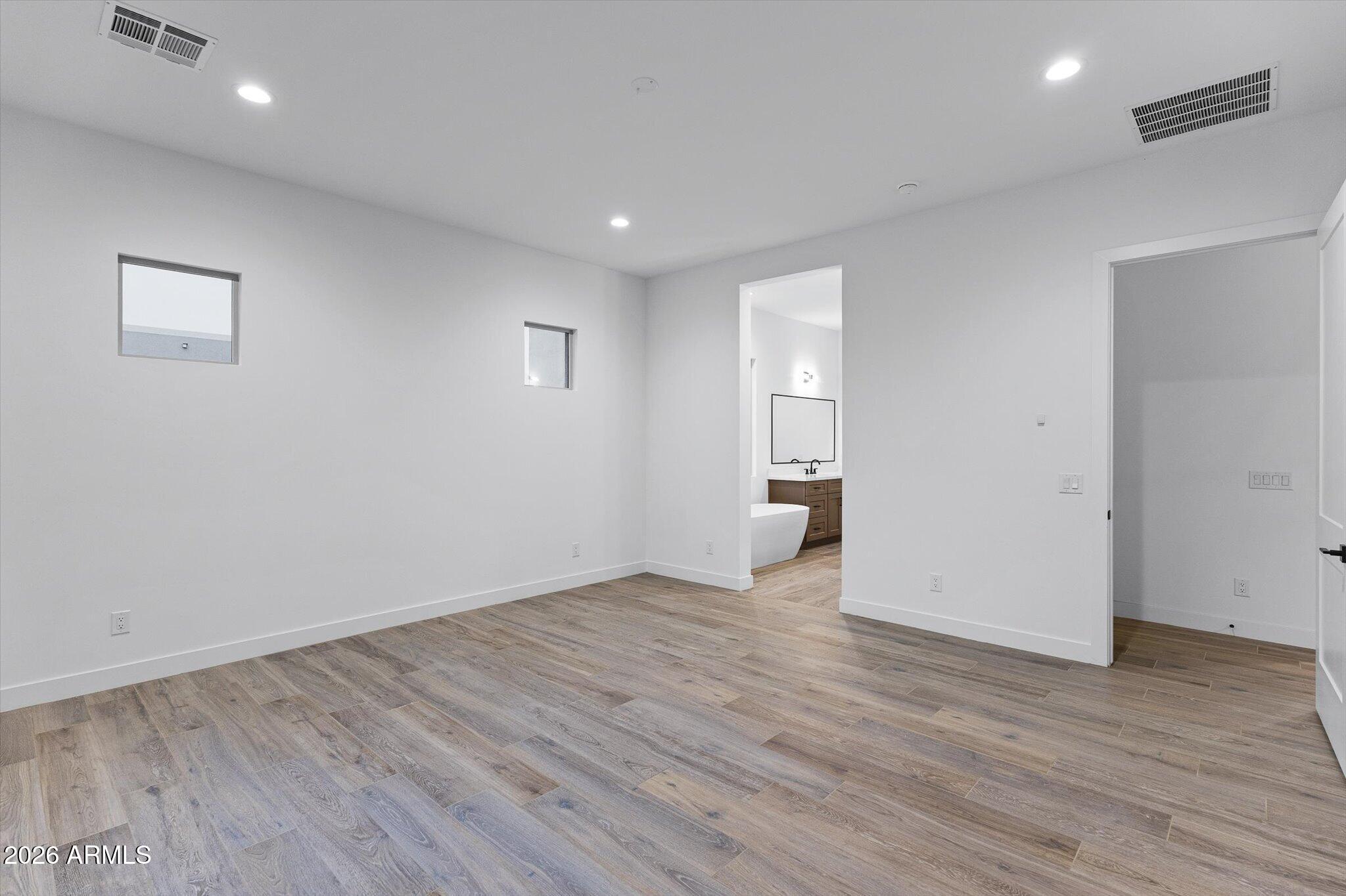 1672 W LAVITT Lane