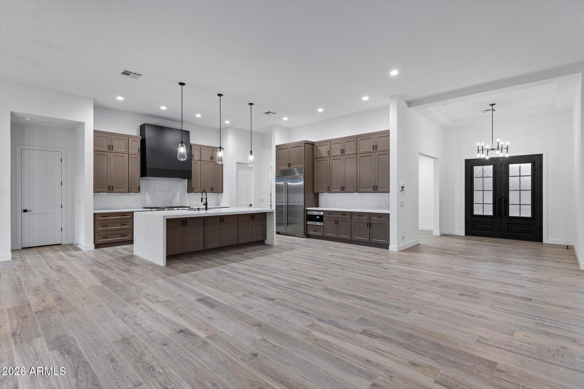 1672 W LAVITT Lane