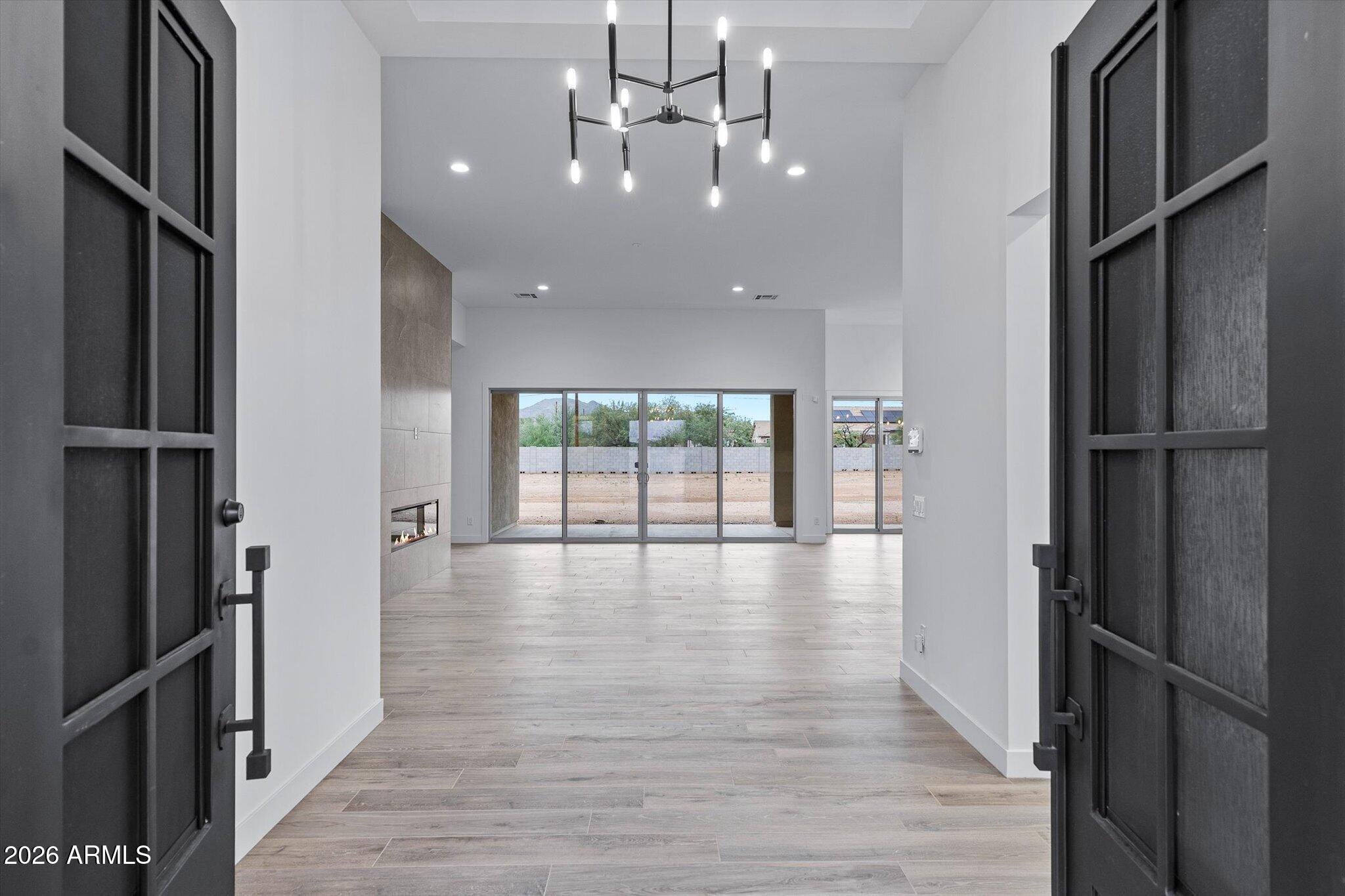 1672 W LAVITT Lane