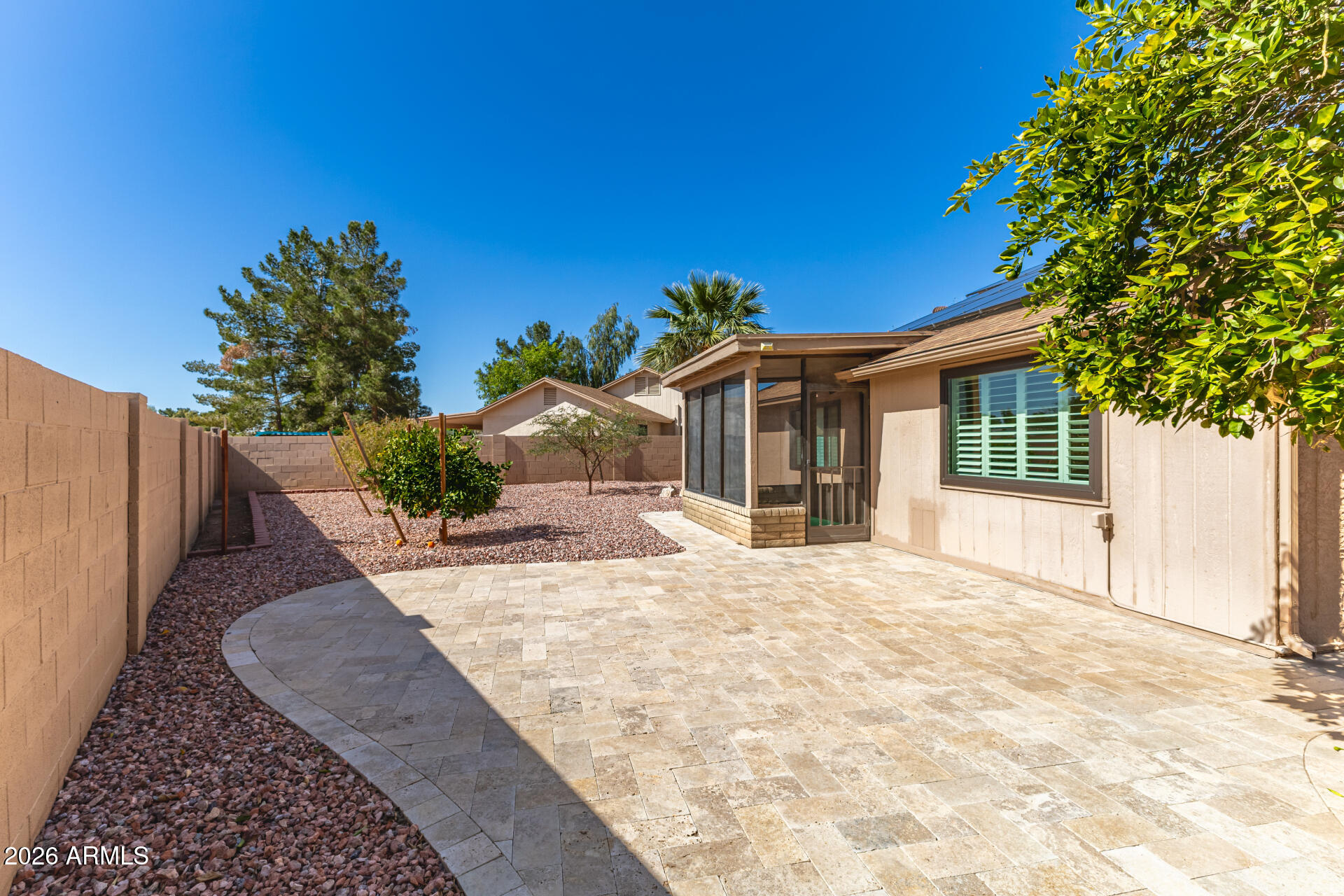 9845 W ORAIBI Drive
