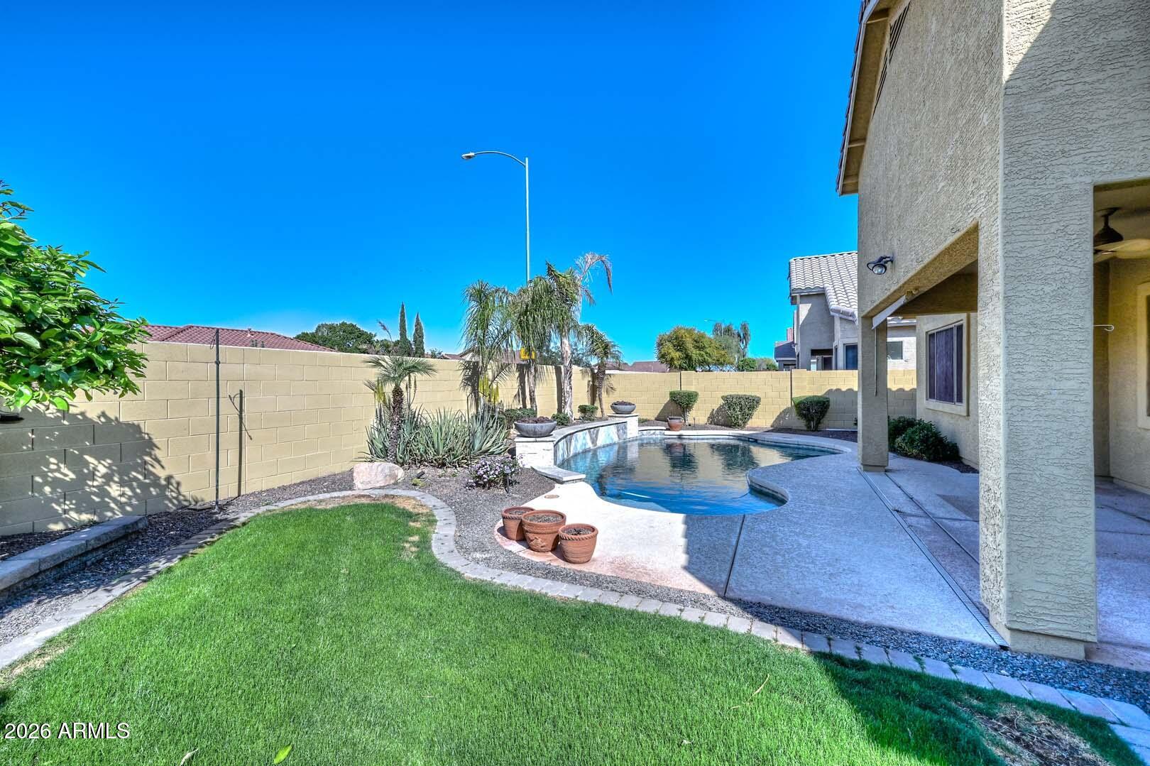 21912 N 104TH Lane