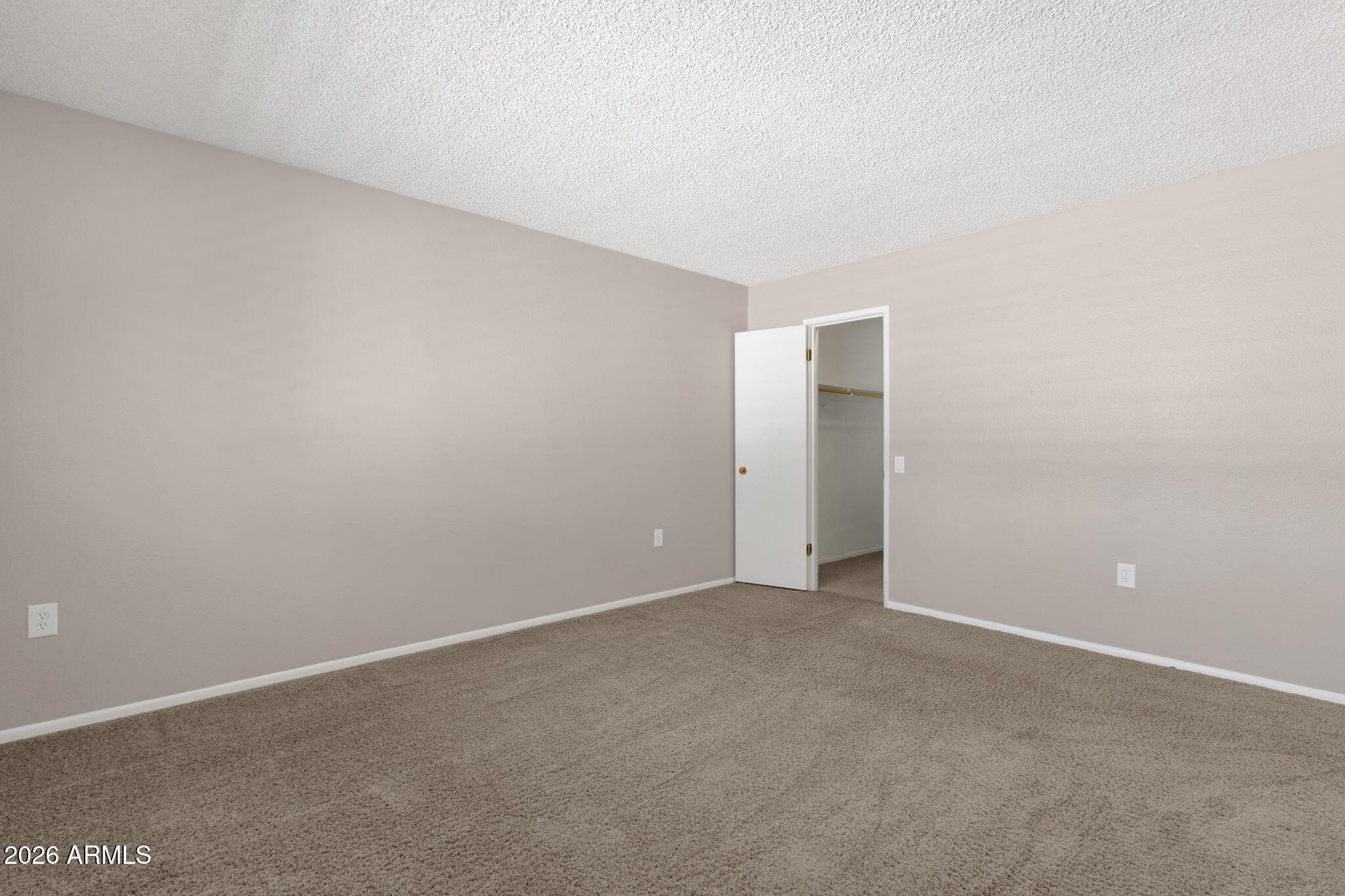 19041 N LAKE FOREST Drive