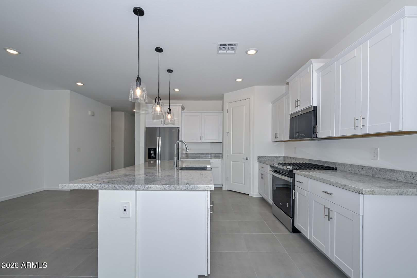 16004 W Honeysuckle Drive