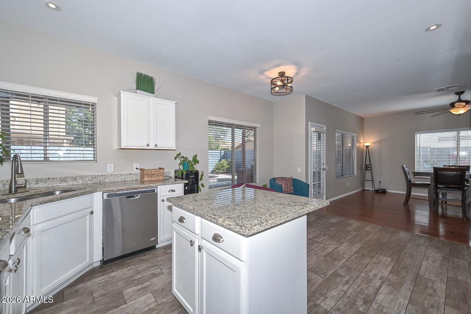 6946 W VIA DEL SOL Drive
