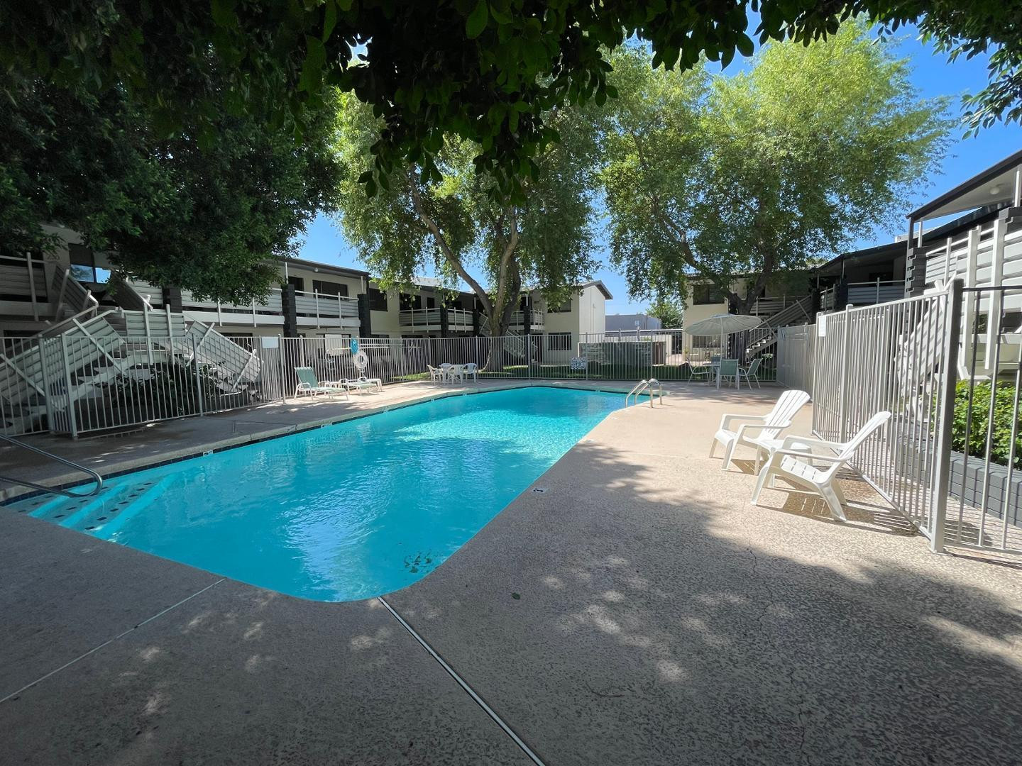 749 E Montebello 232