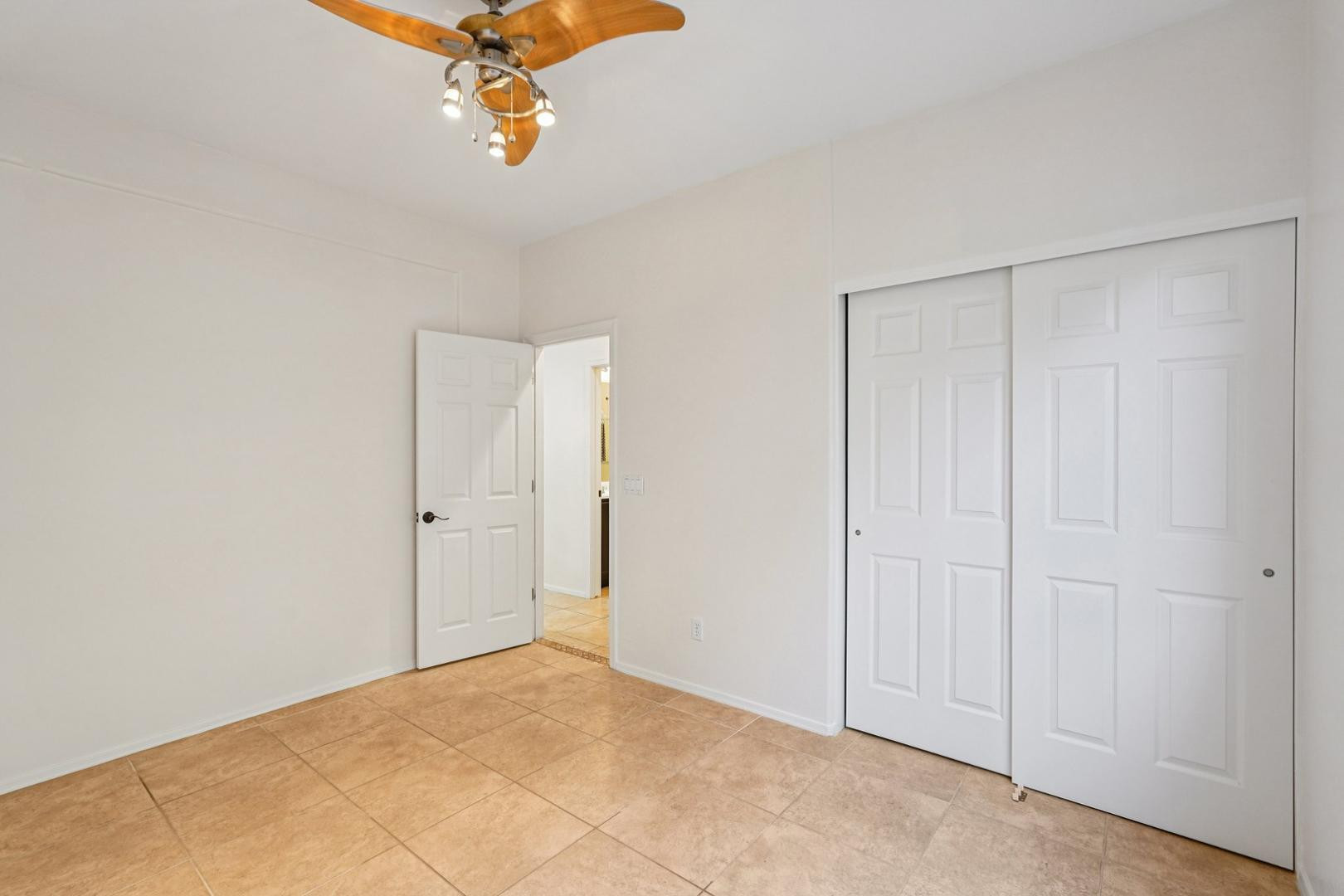12600 W Rosewood