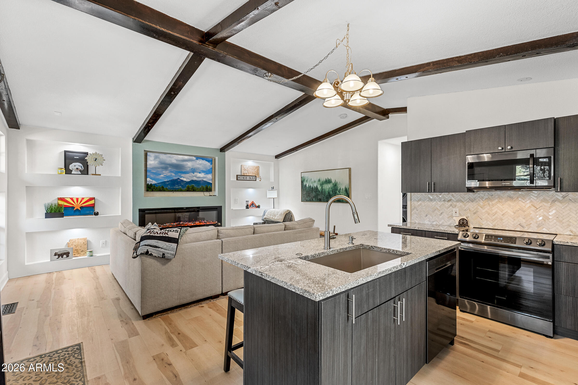 1345 E JAGUAR Lane