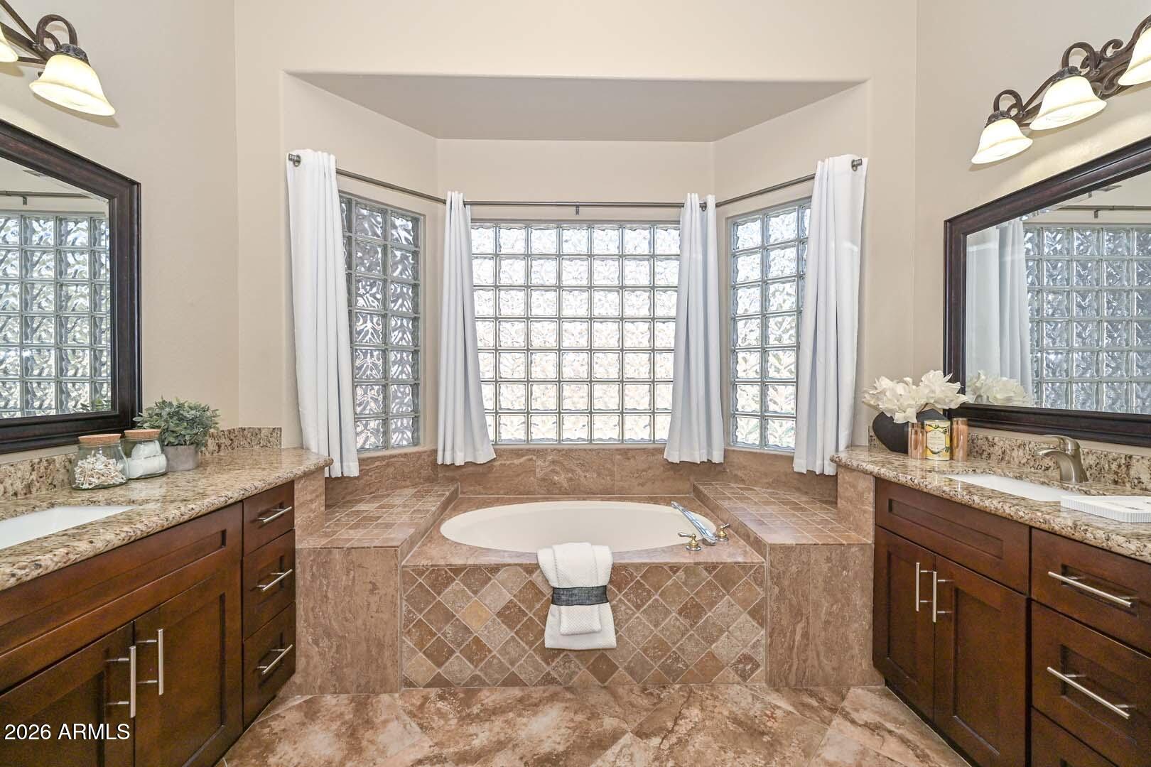 7444 W FOOTHILL Drive
