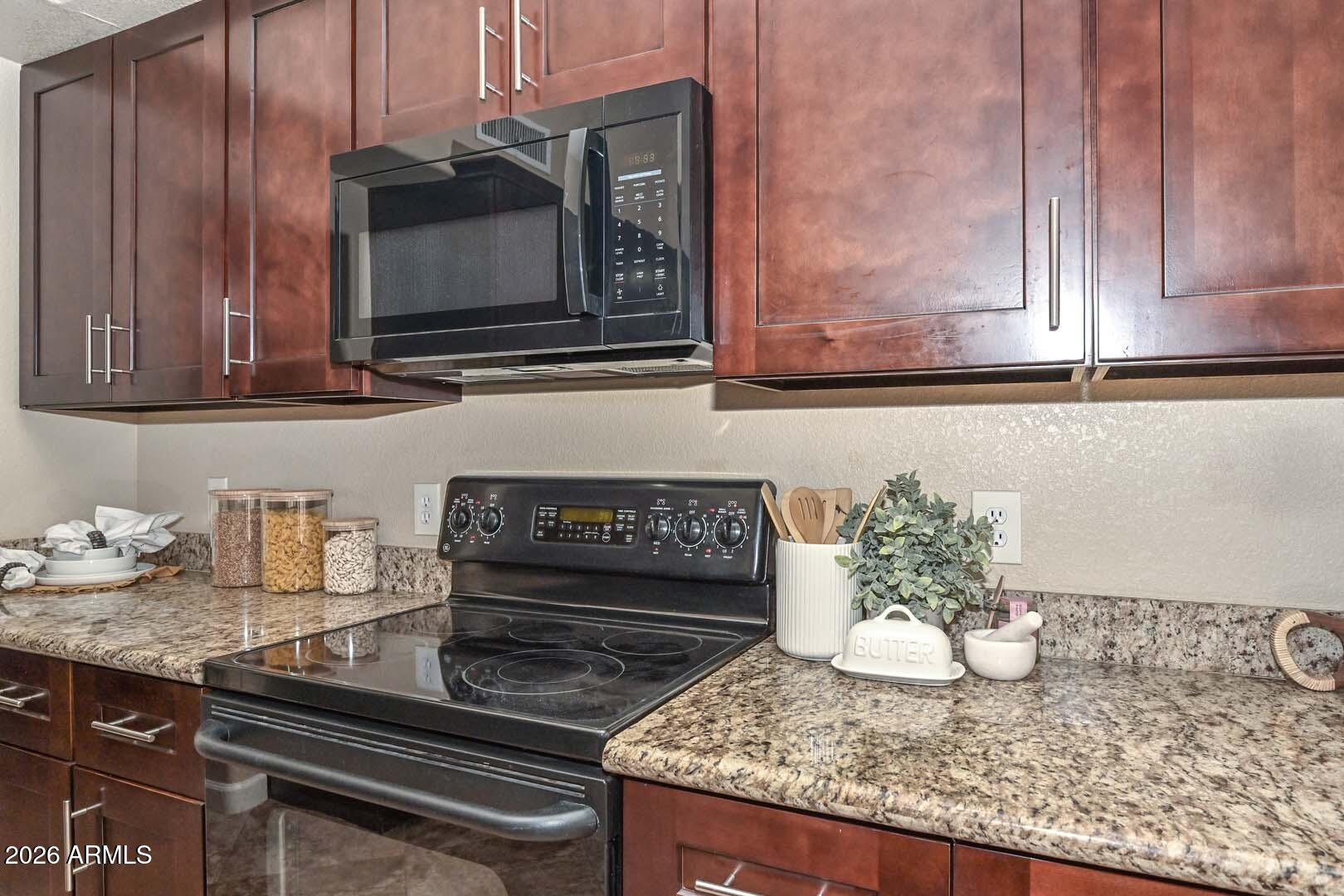 7444 W FOOTHILL Drive