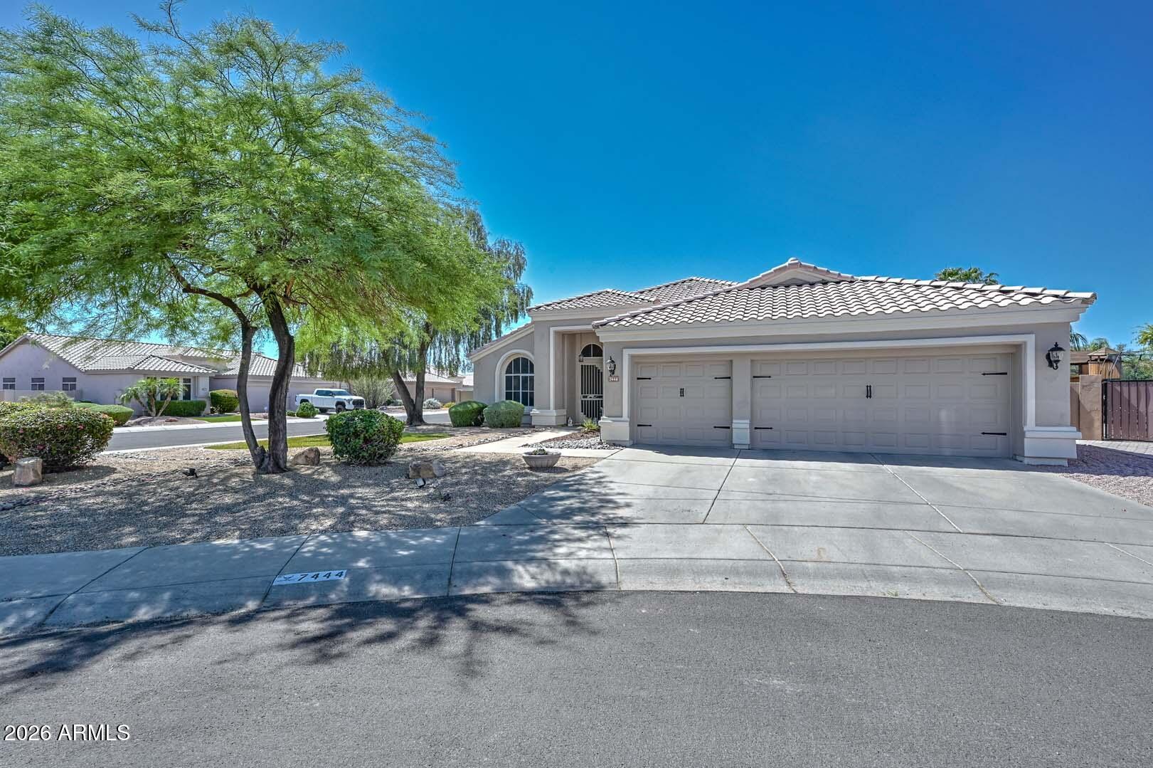 7444 W FOOTHILL Drive