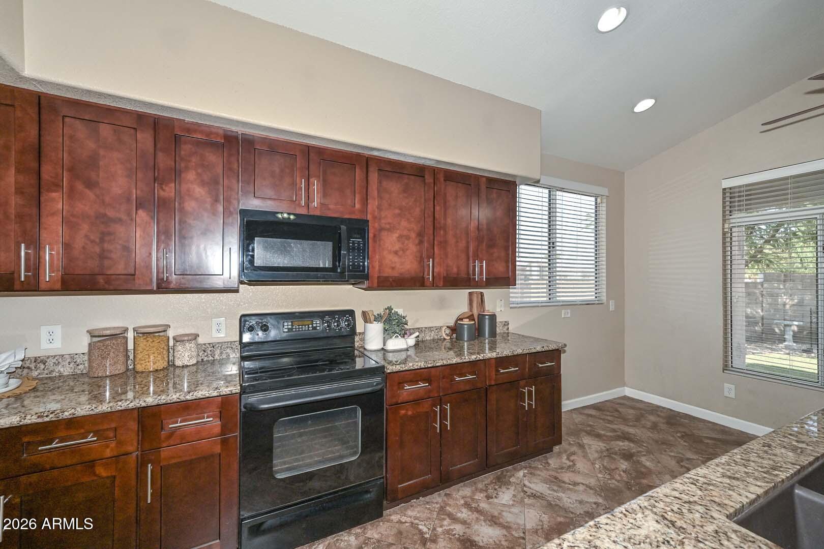 7444 W FOOTHILL Drive