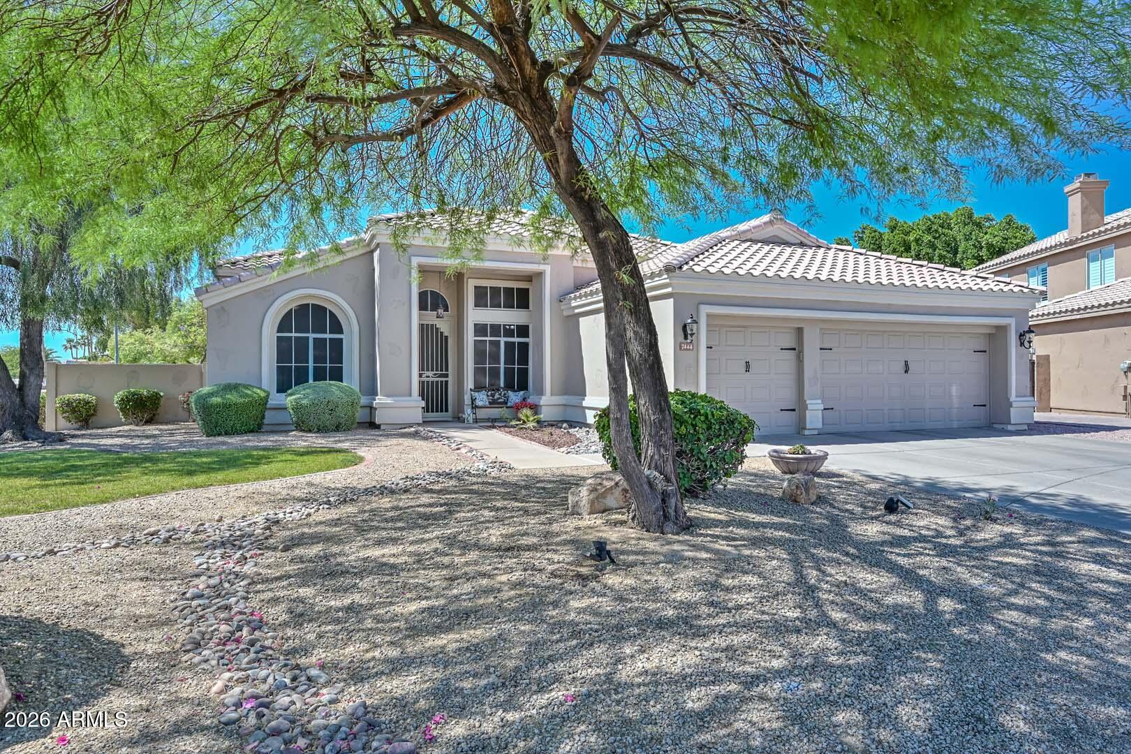 7444 W FOOTHILL Drive