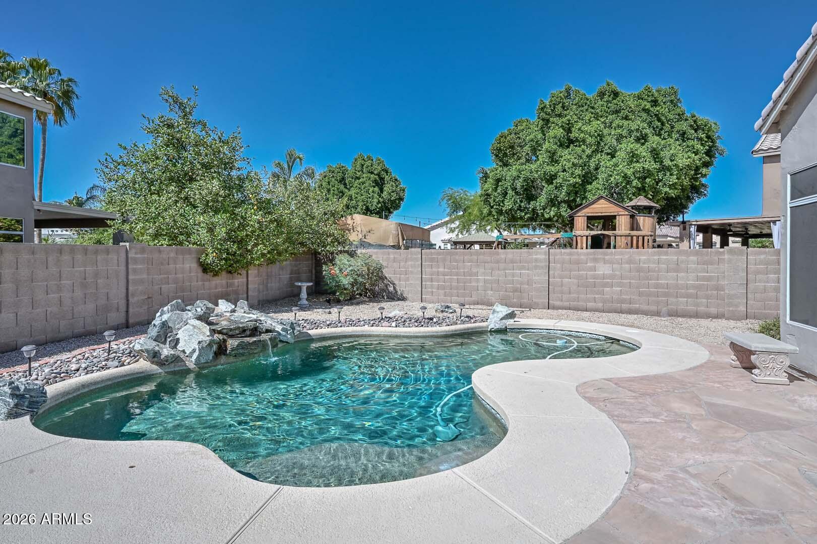 7444 W FOOTHILL Drive