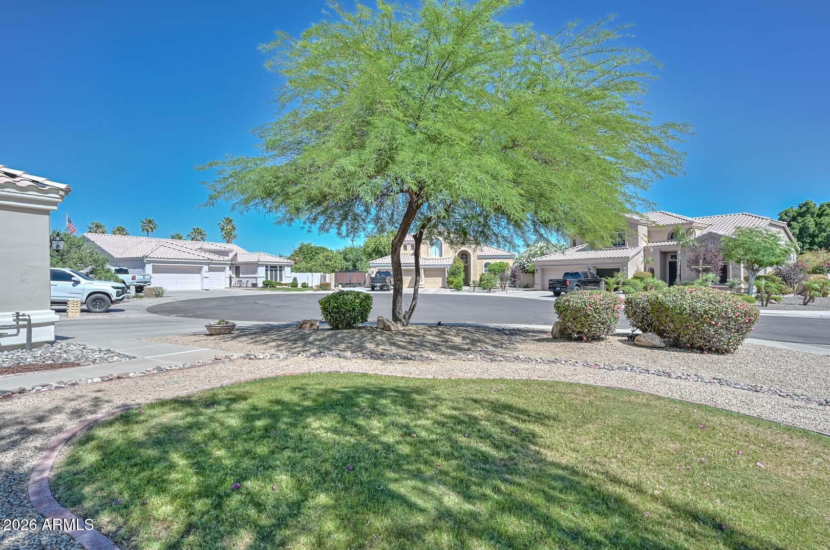 7444 W FOOTHILL Drive