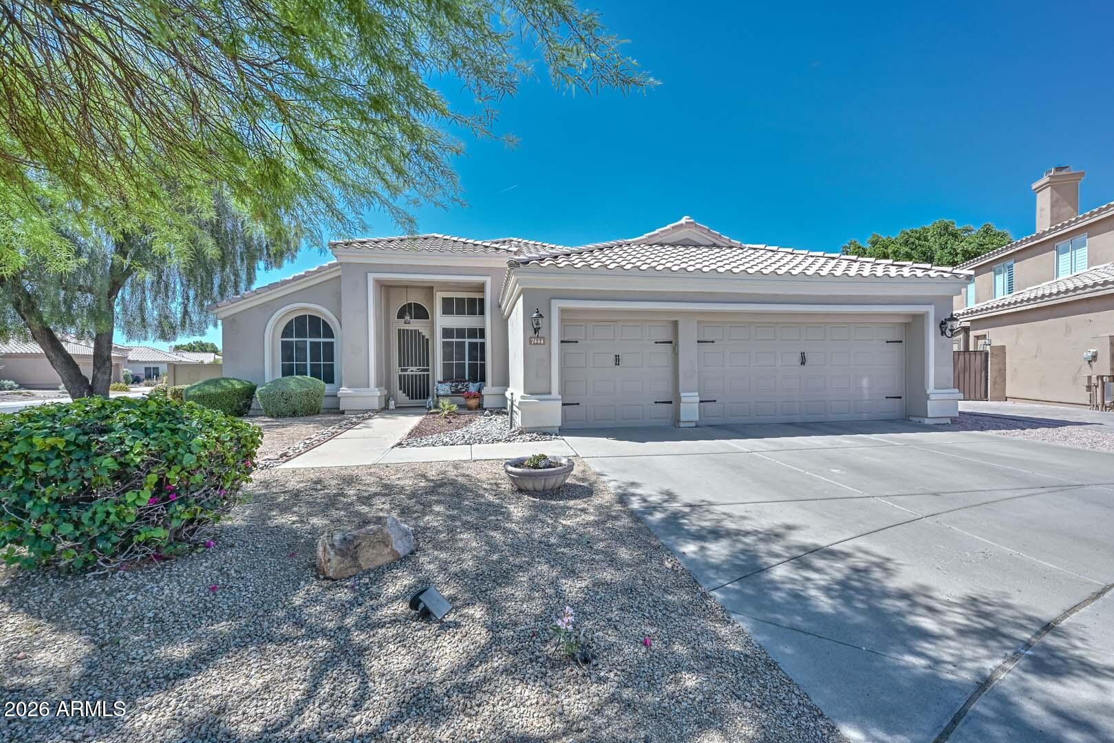 7444 W FOOTHILL Drive