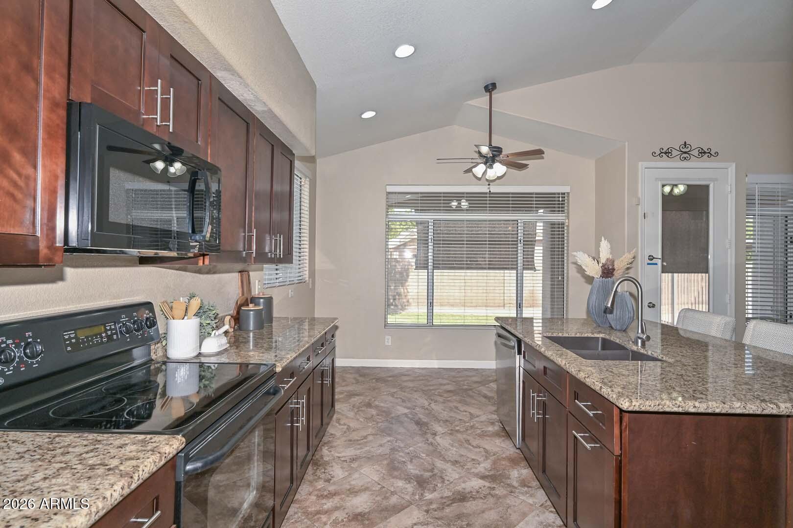 7444 W FOOTHILL Drive