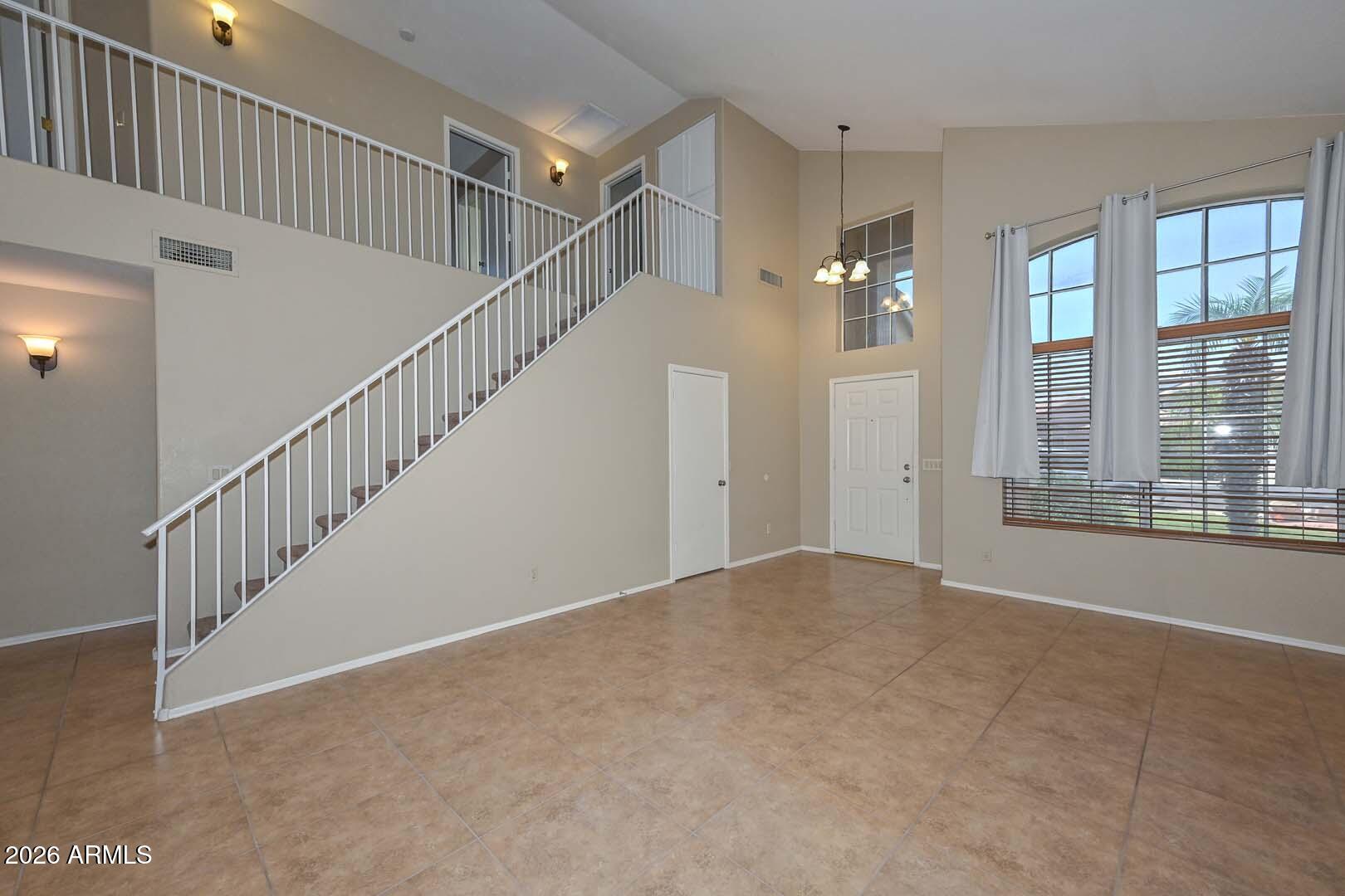 7110 W VIA DE LUNA Drive