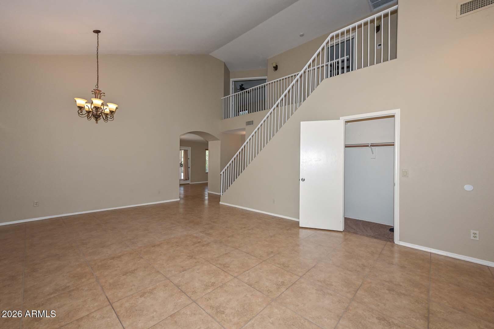 7110 W VIA DE LUNA Drive