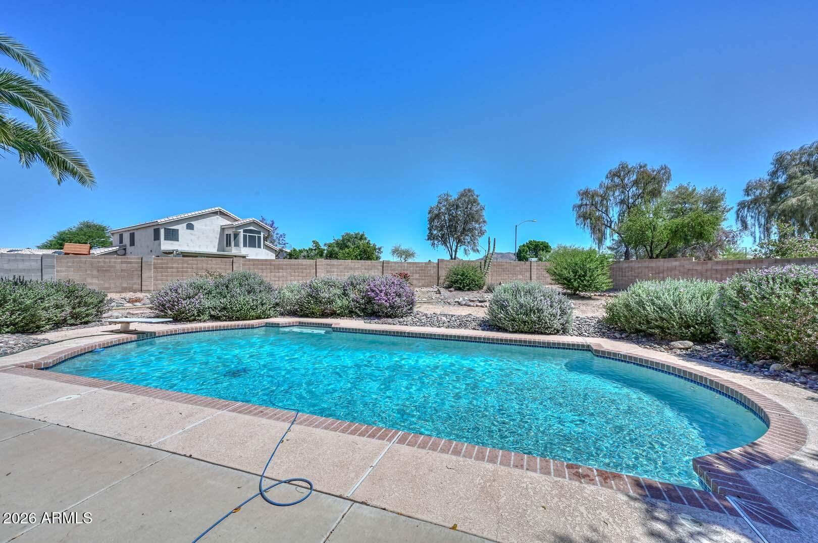 7110 W VIA DE LUNA Drive