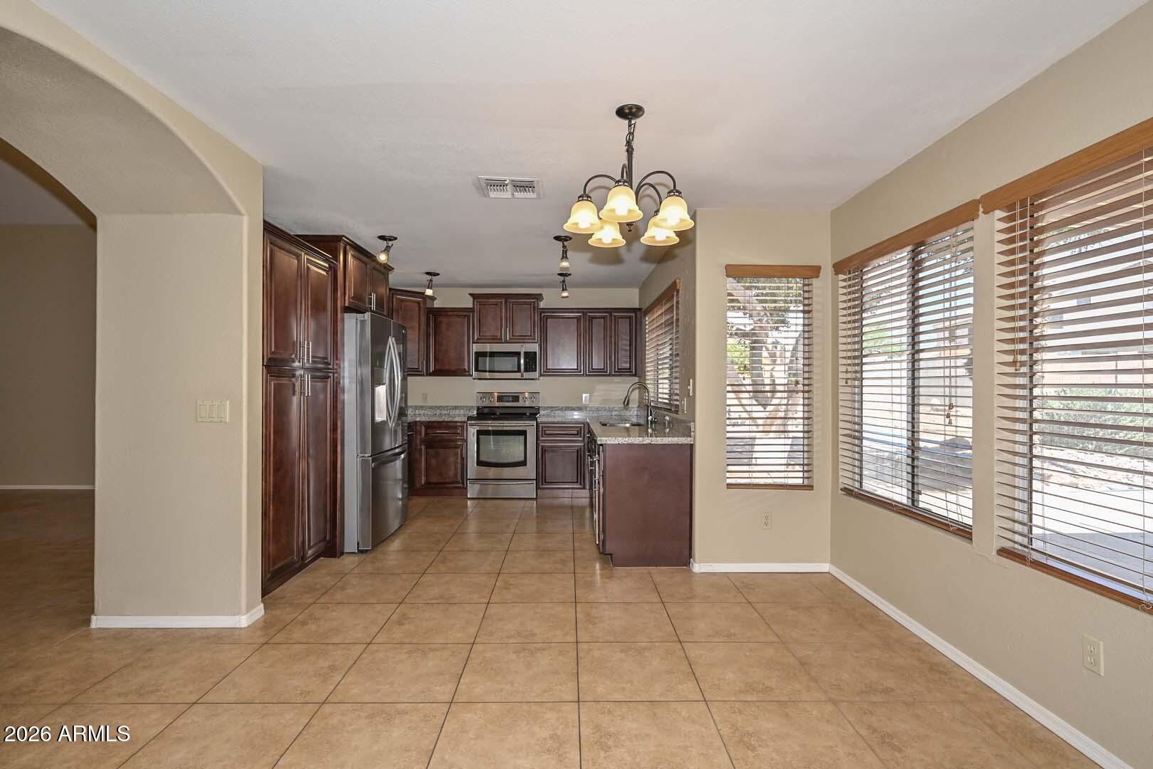 7110 W VIA DE LUNA Drive