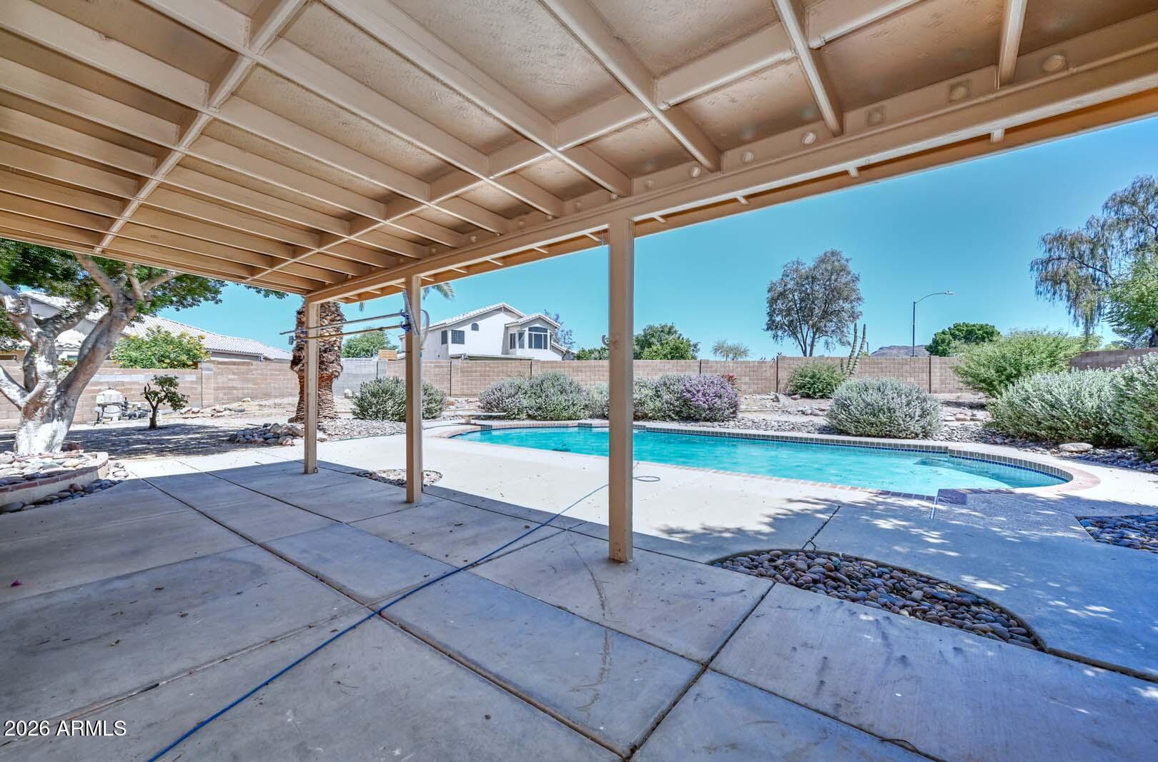 7110 W VIA DE LUNA Drive