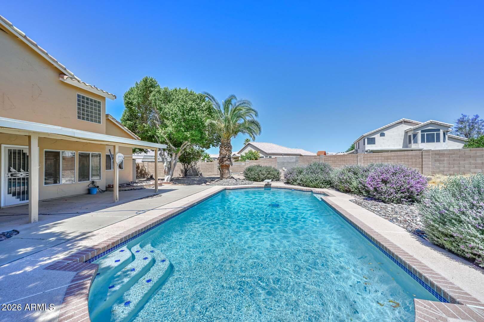 7110 W VIA DE LUNA Drive