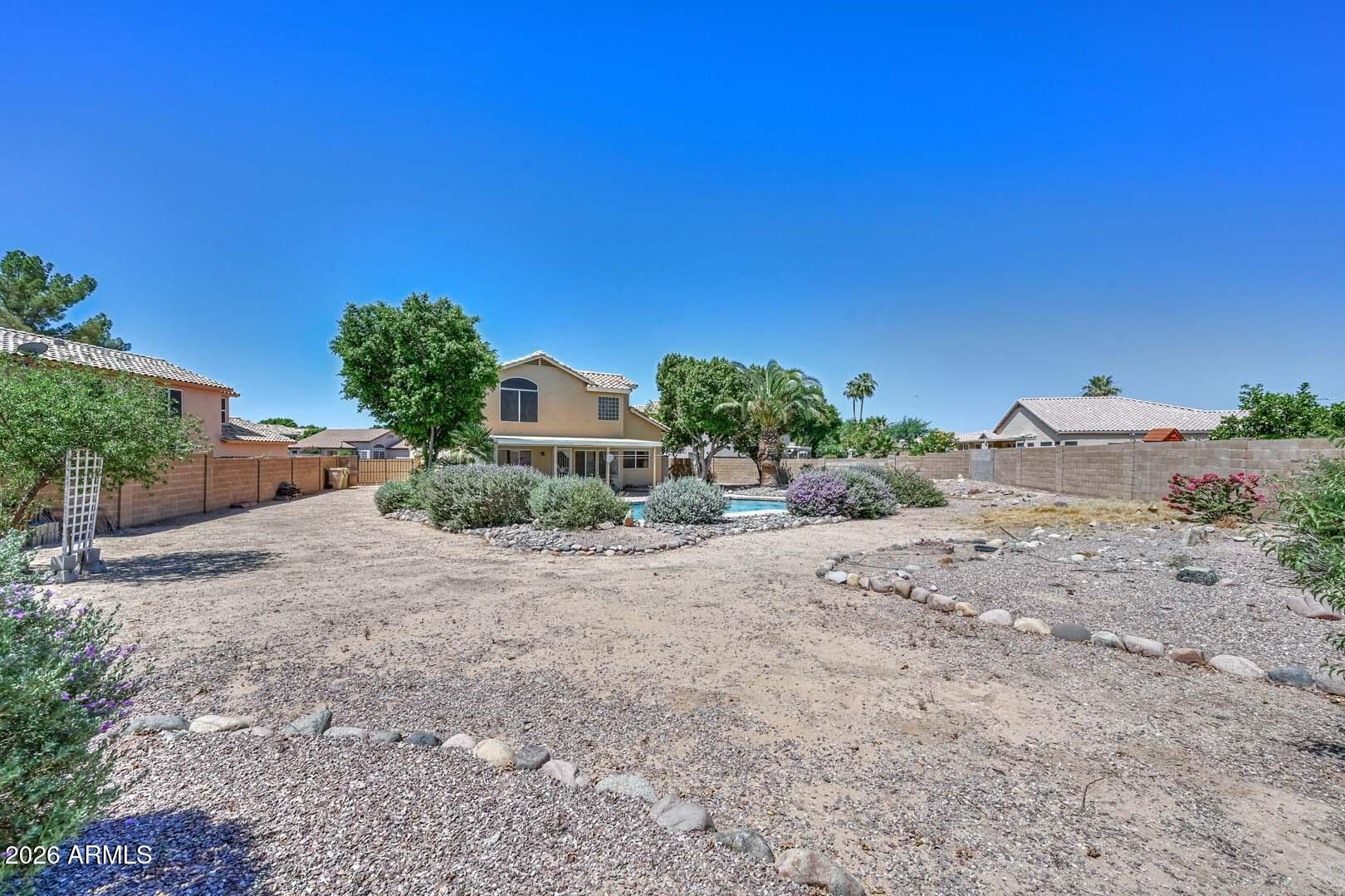 7110 W VIA DE LUNA Drive