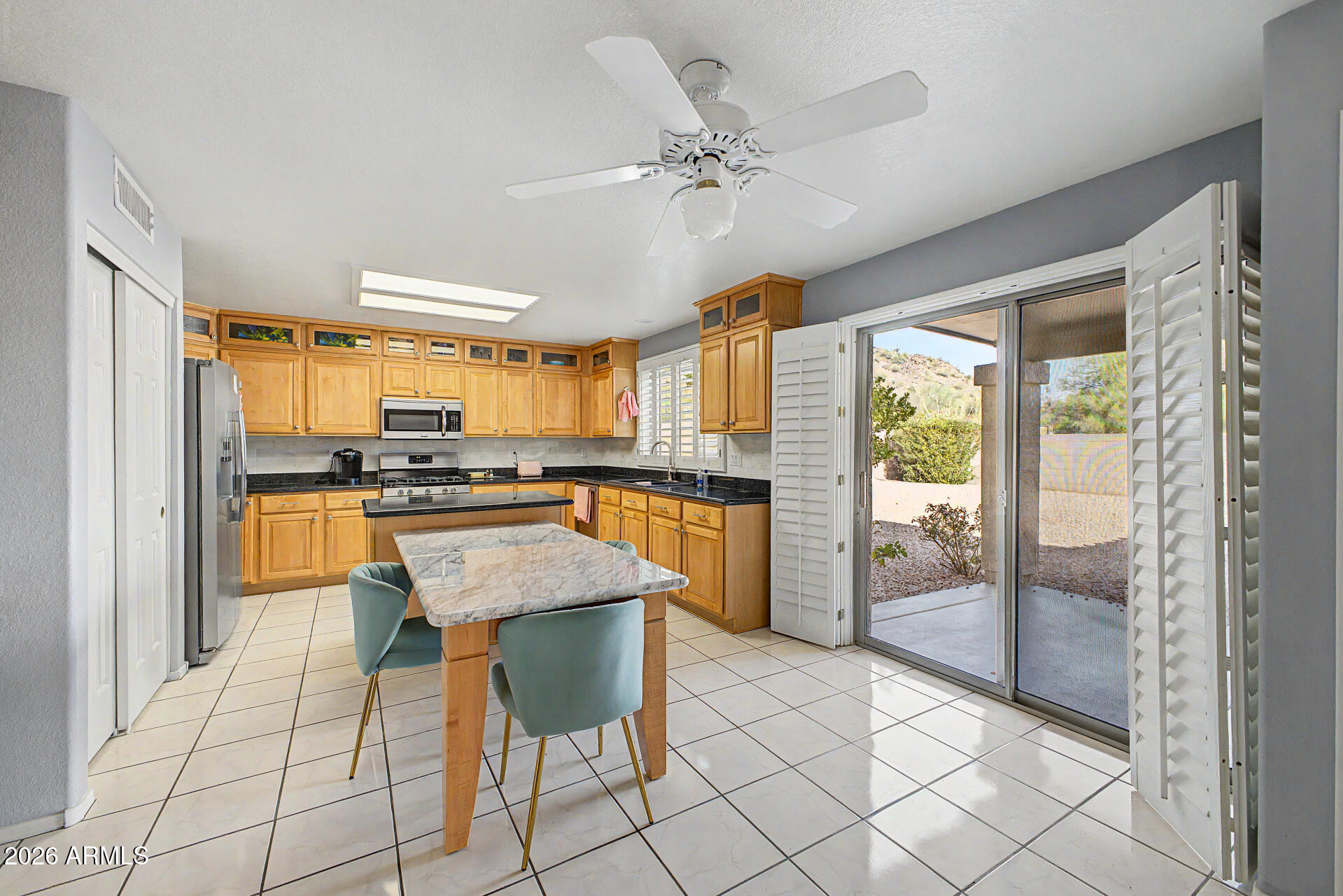 1737 E SAMUEL Drive