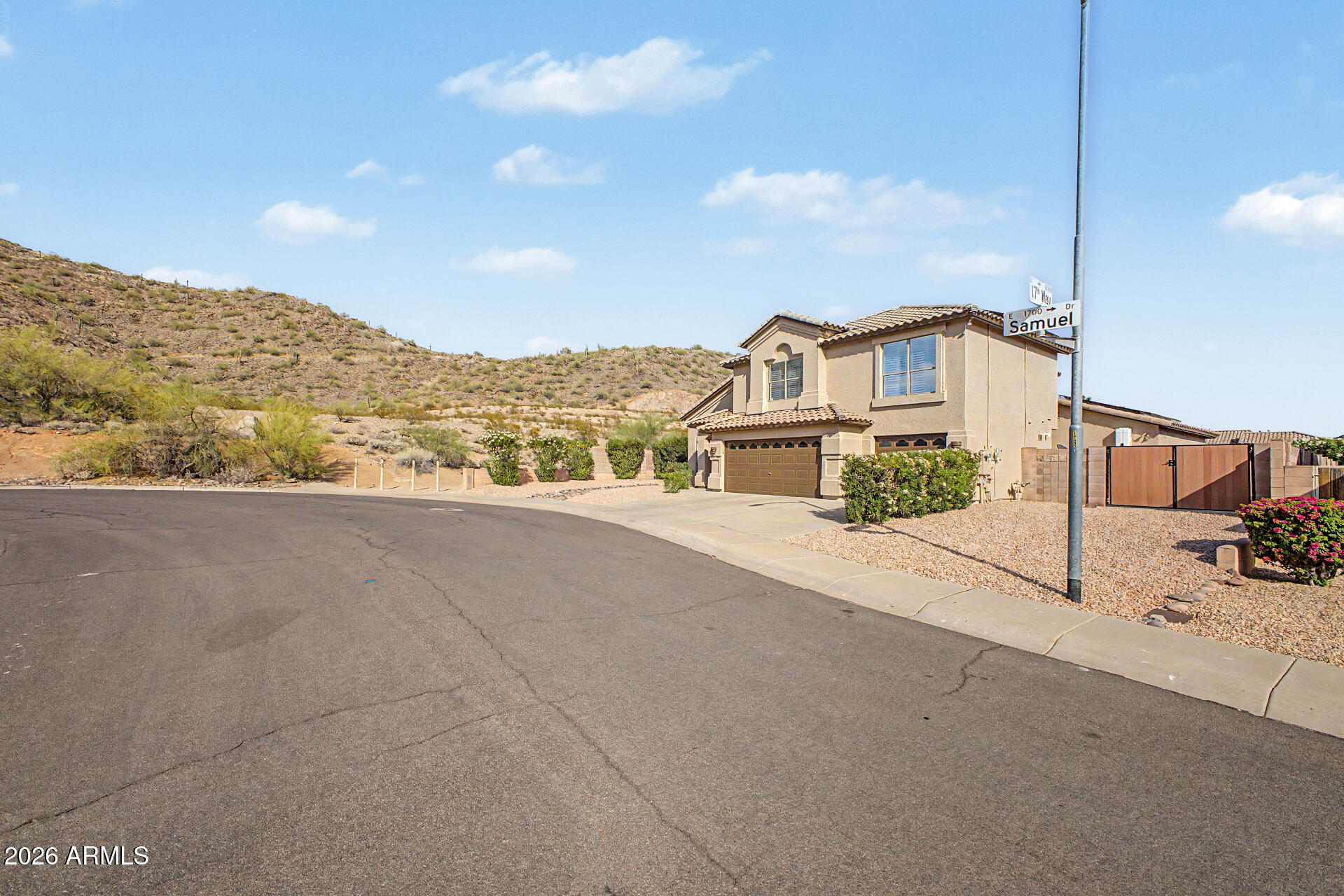 1737 E SAMUEL Drive
