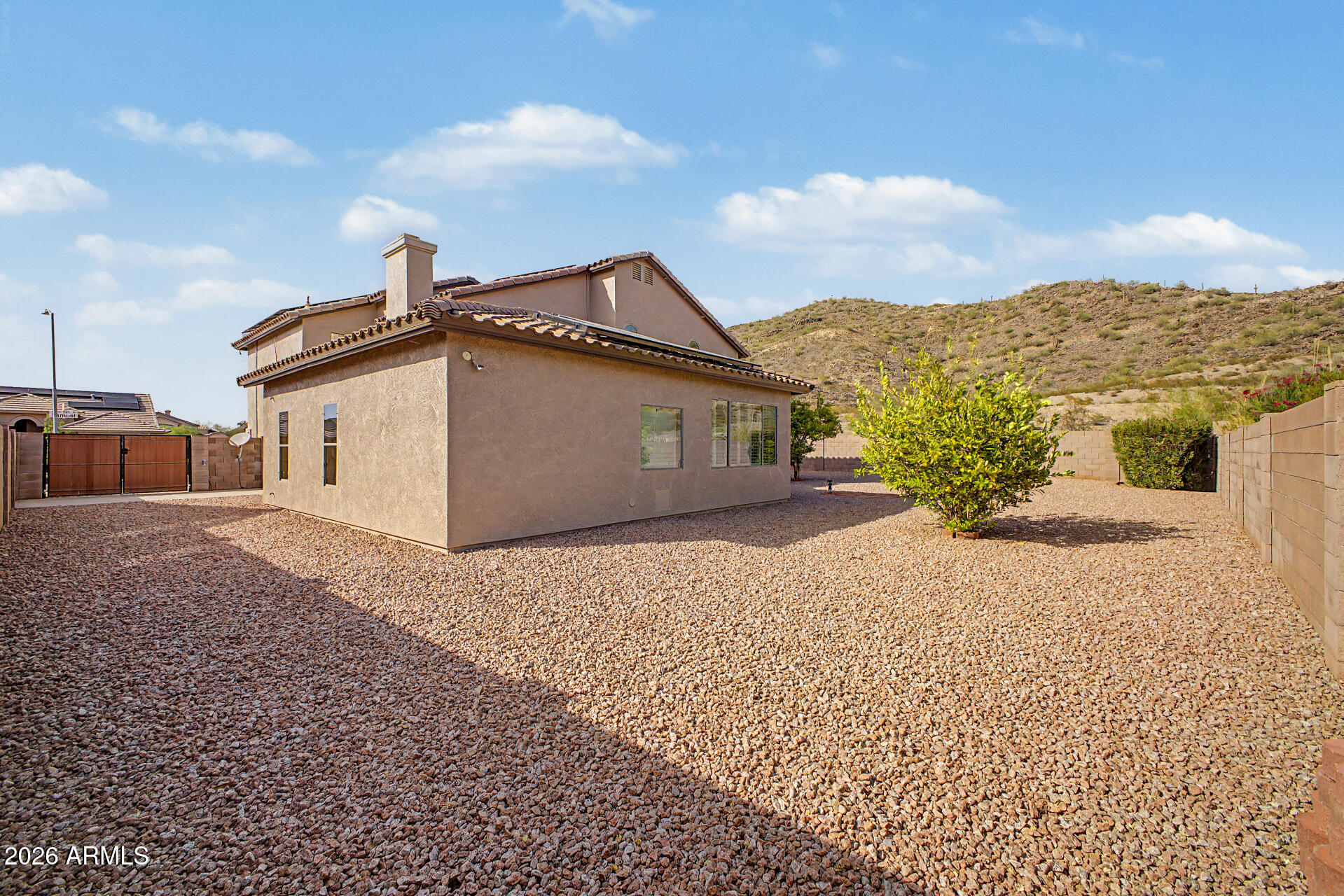 1737 E SAMUEL Drive