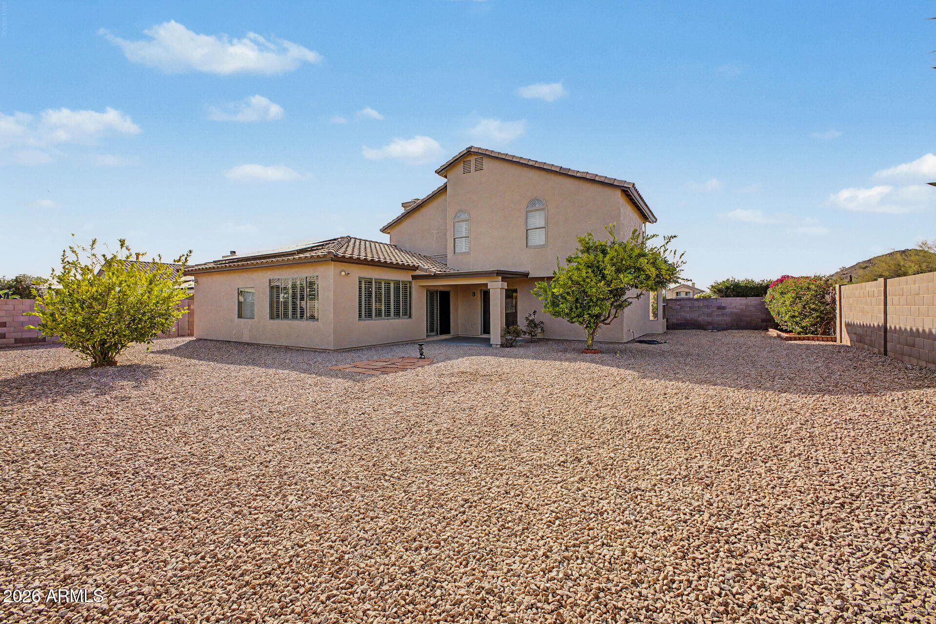 1737 E SAMUEL Drive