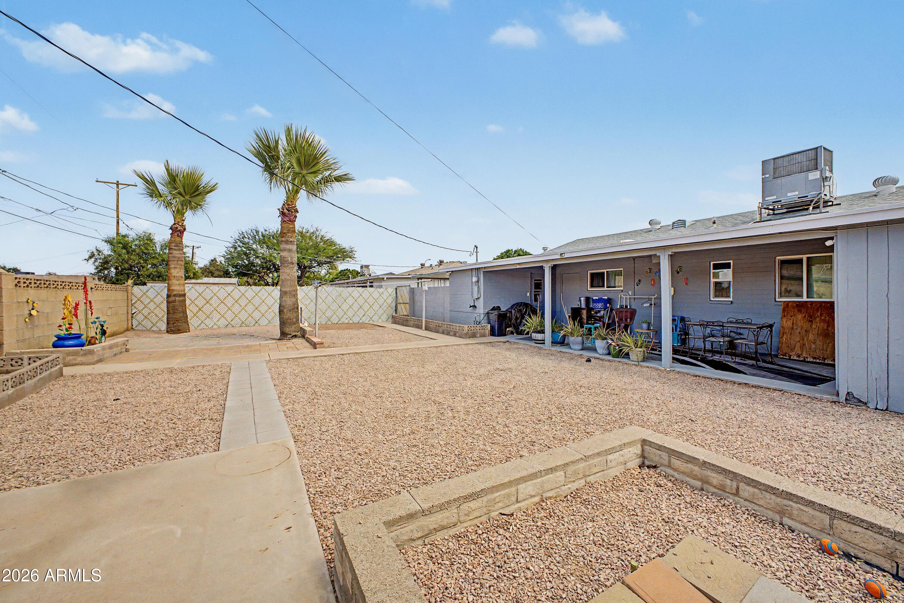 3014 W SOLANO Drive S