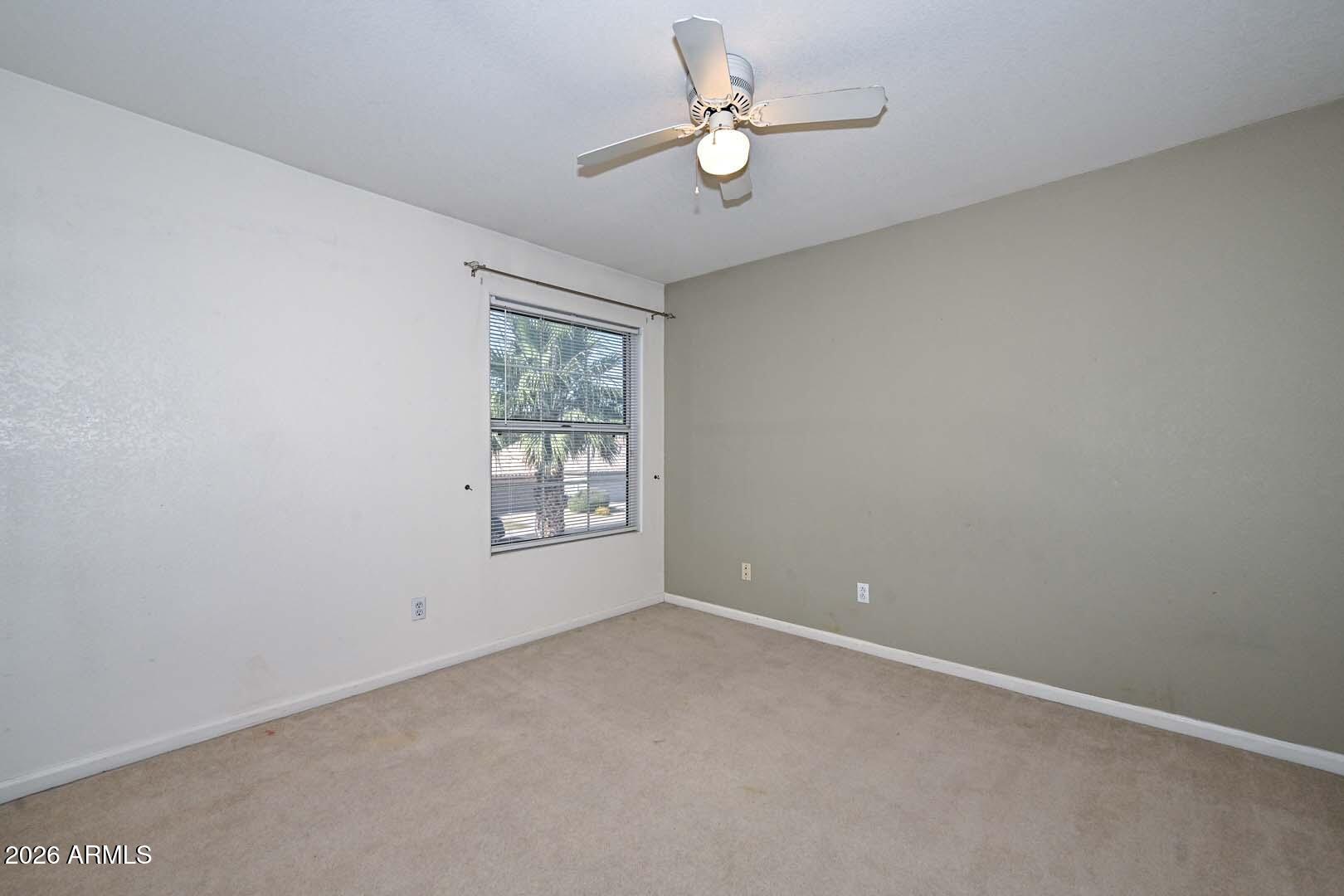 6624 W LOUISE Drive