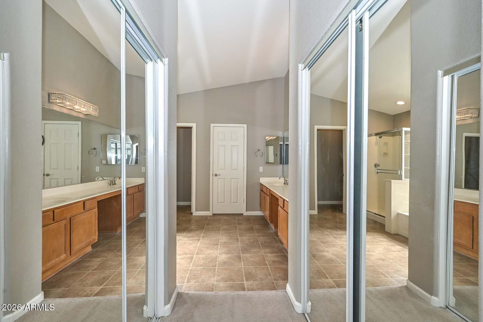 6624 W LOUISE Drive