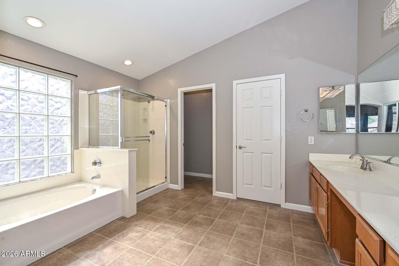 6624 W LOUISE Drive