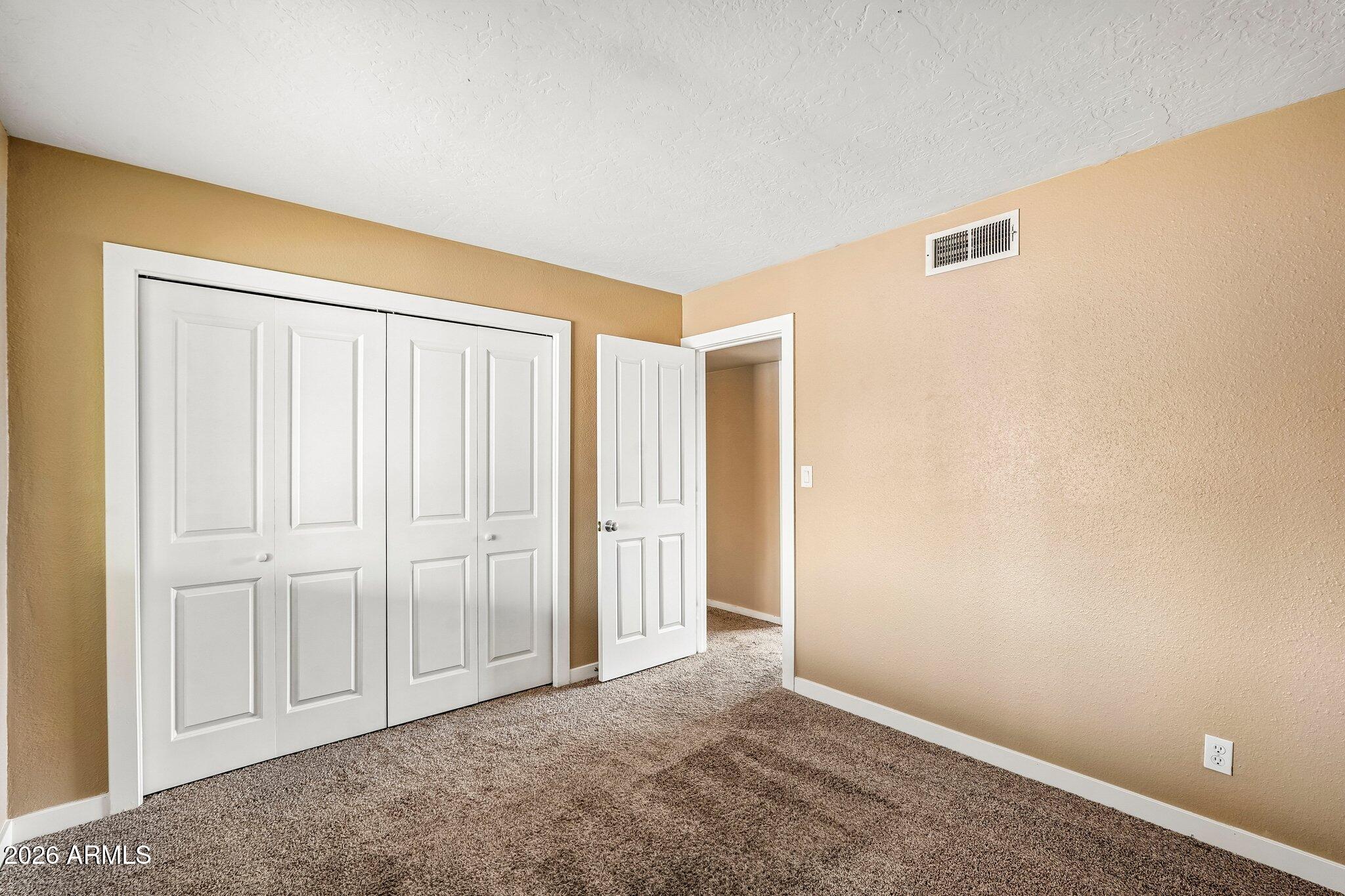 1902 W TOPEKA Drive