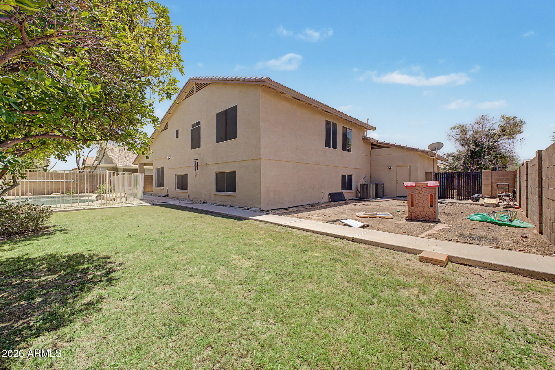 7672 W BETTY ELYSE Lane