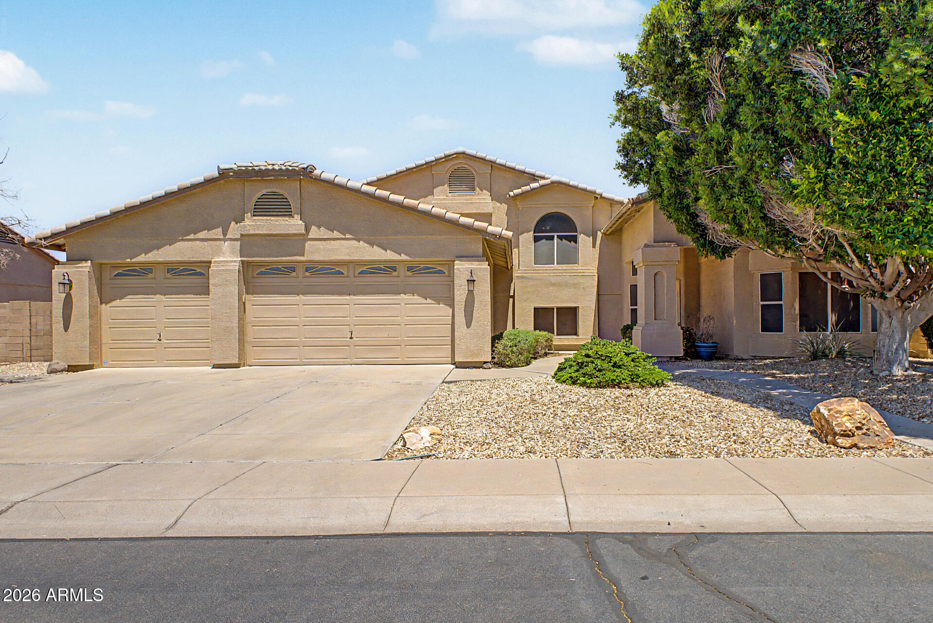 7672 W BETTY ELYSE Lane