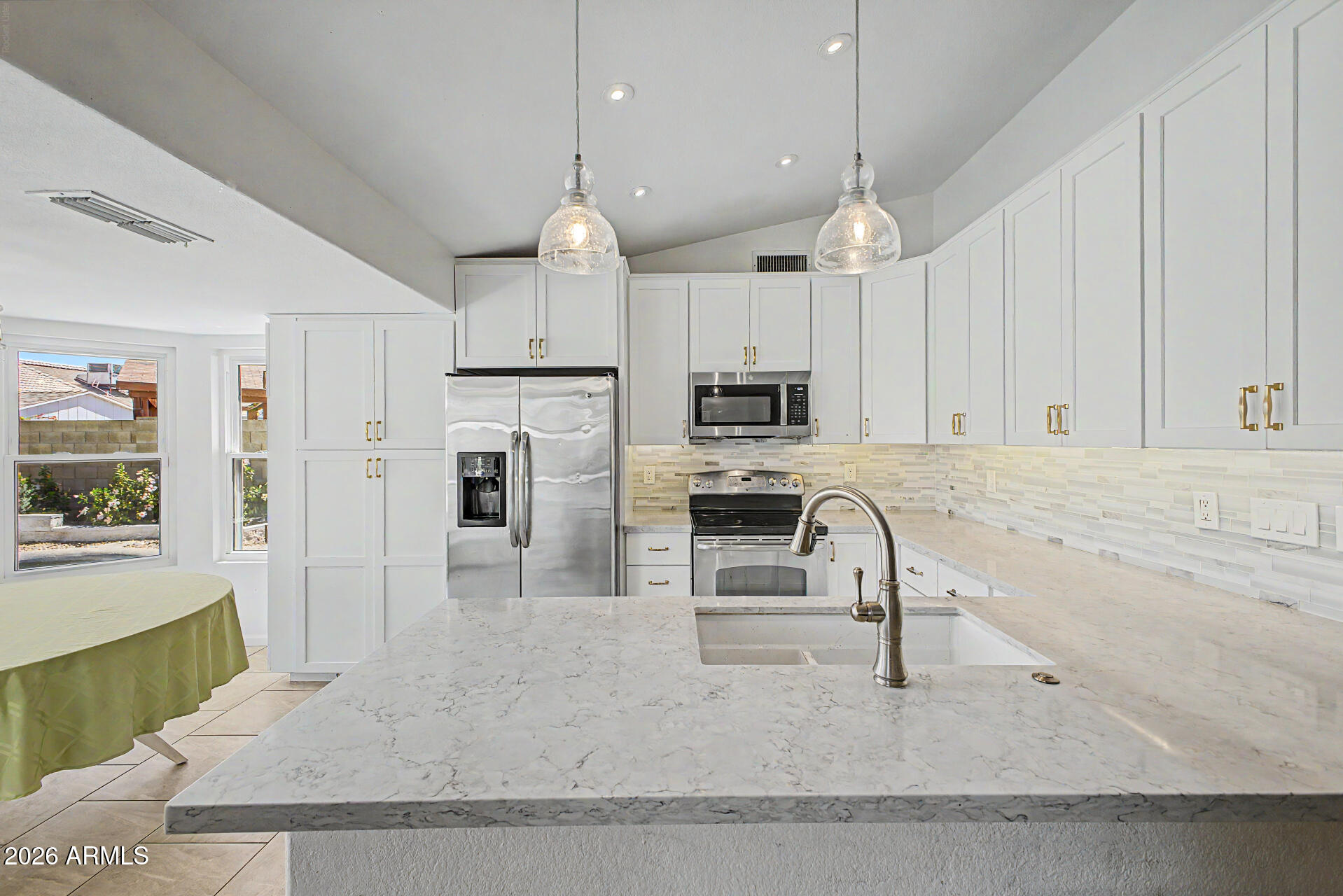 7526 W CORRINE Drive
