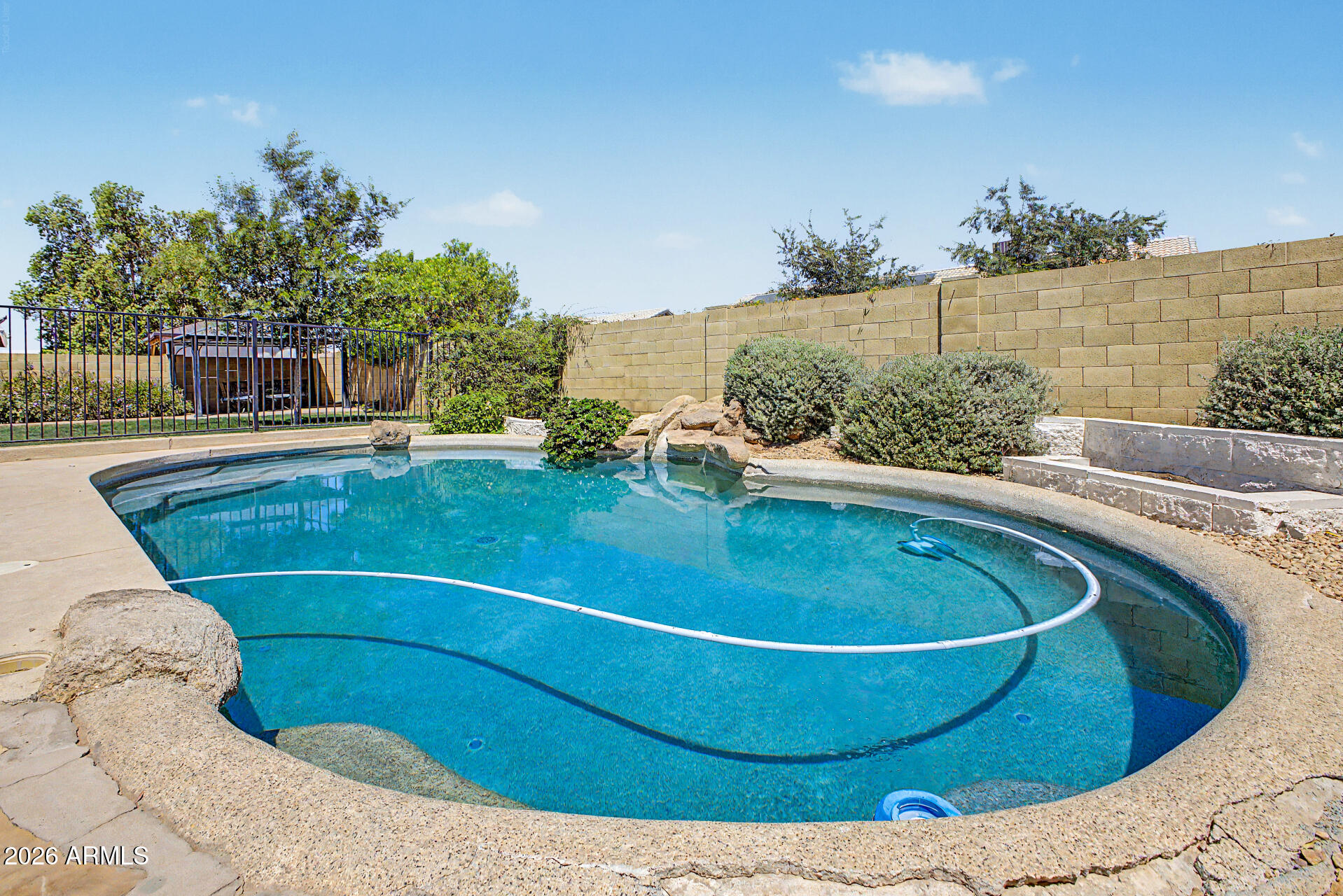 7526 W CORRINE Drive