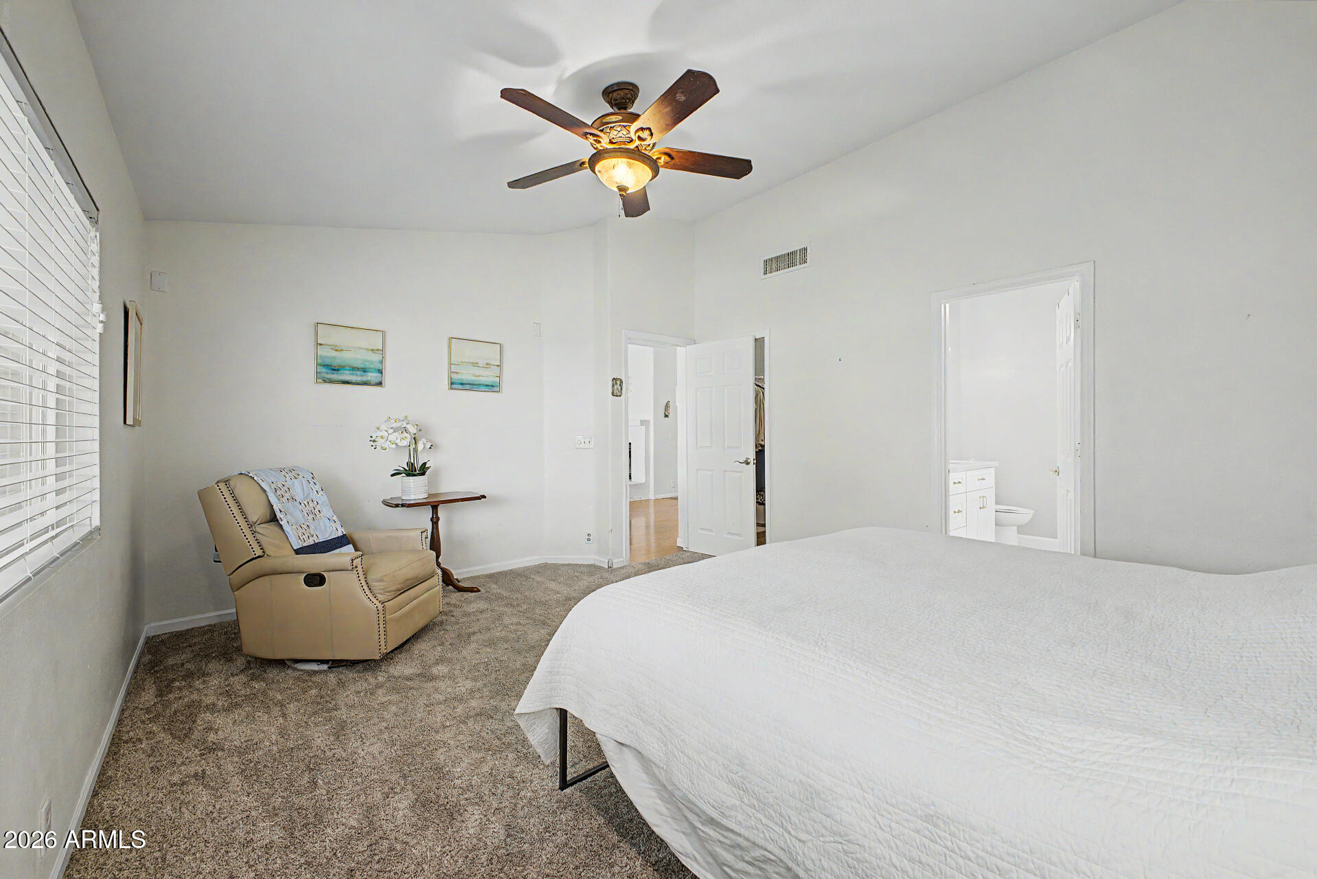 7526 W CORRINE Drive