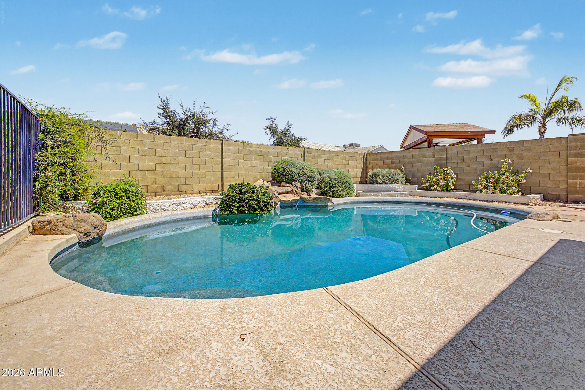 7526 W CORRINE Drive