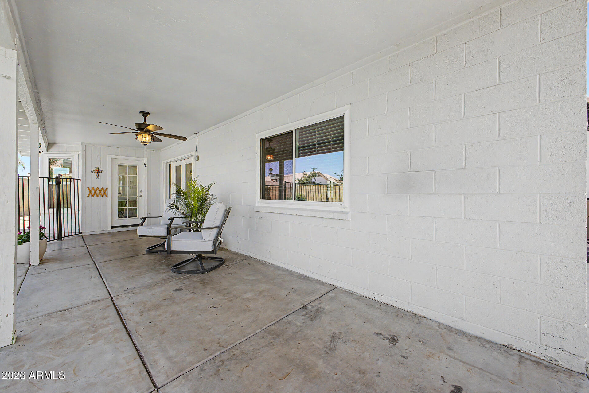 7526 W CORRINE Drive