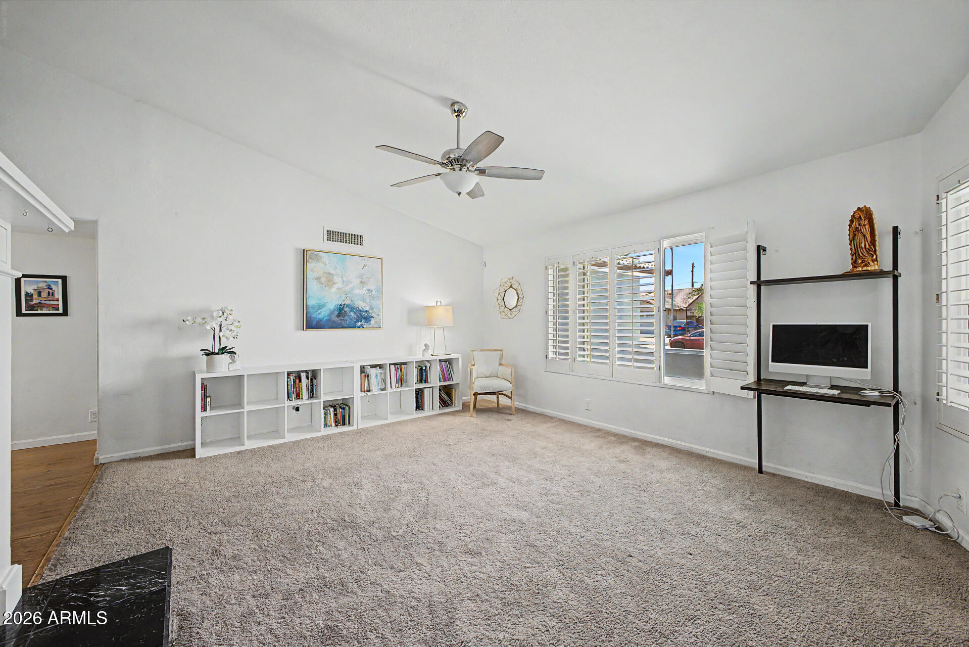 7526 W CORRINE Drive