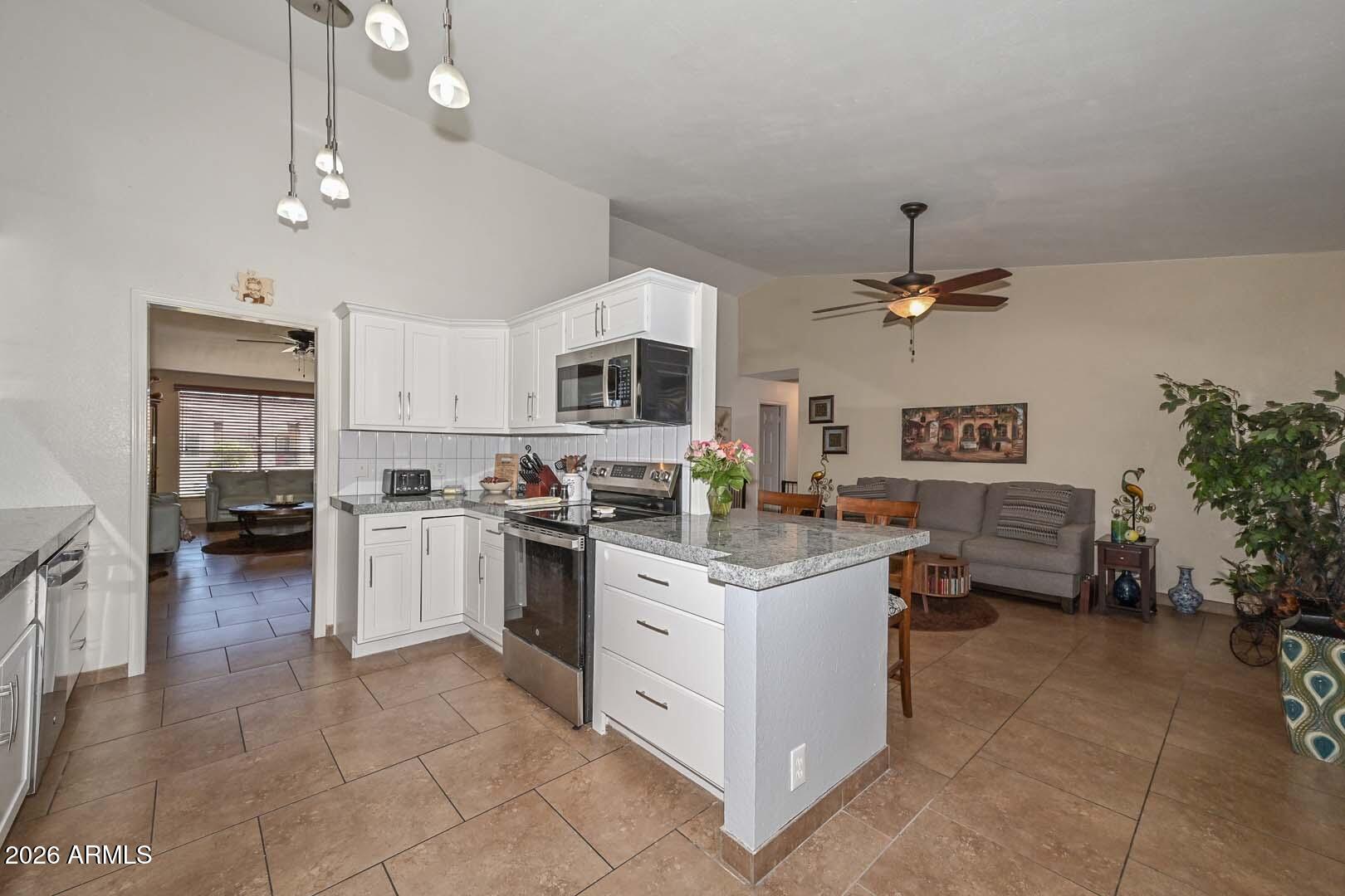 7637 W DREYFUS Drive